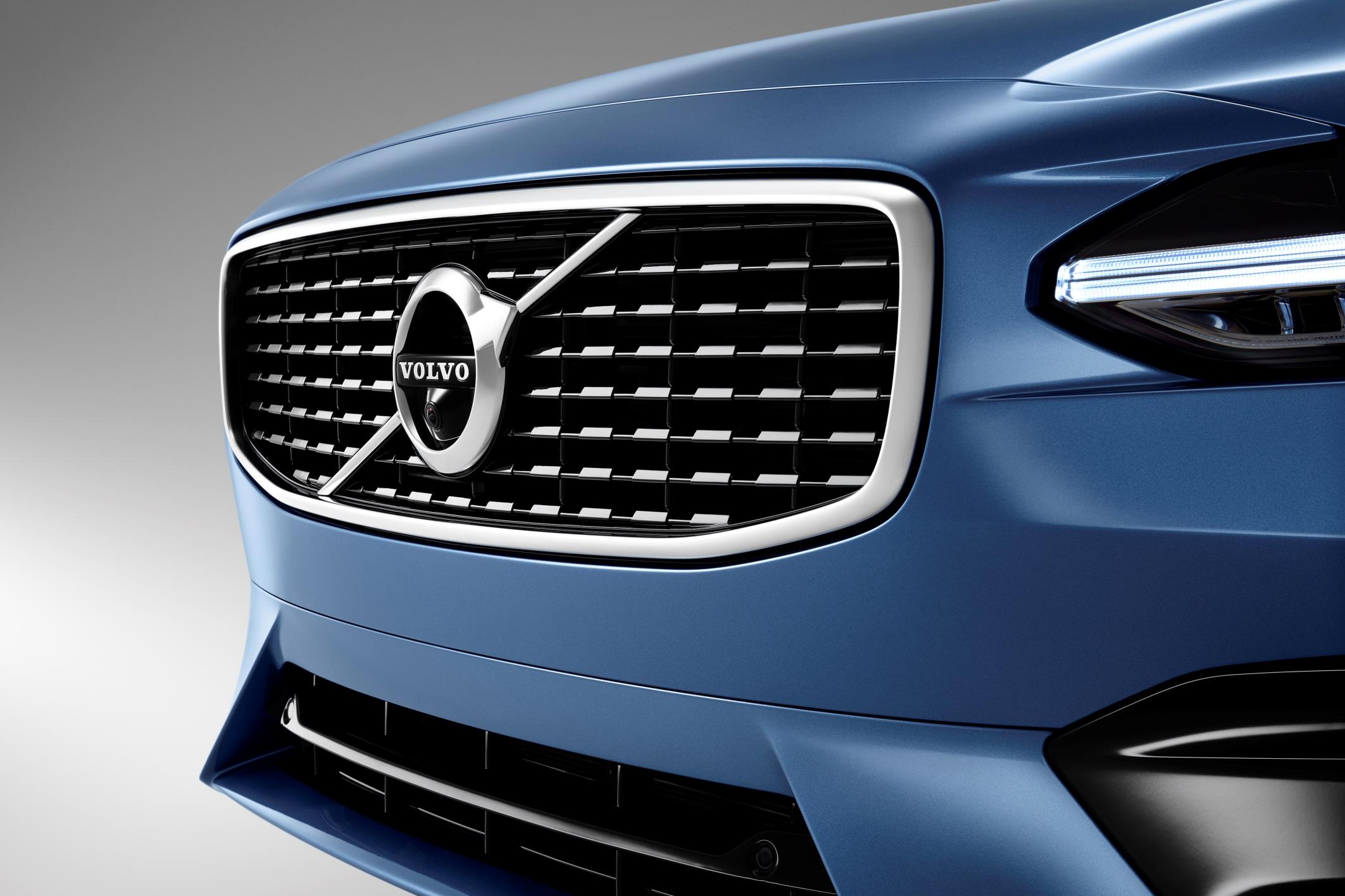 2017 Volvo V90 R Design