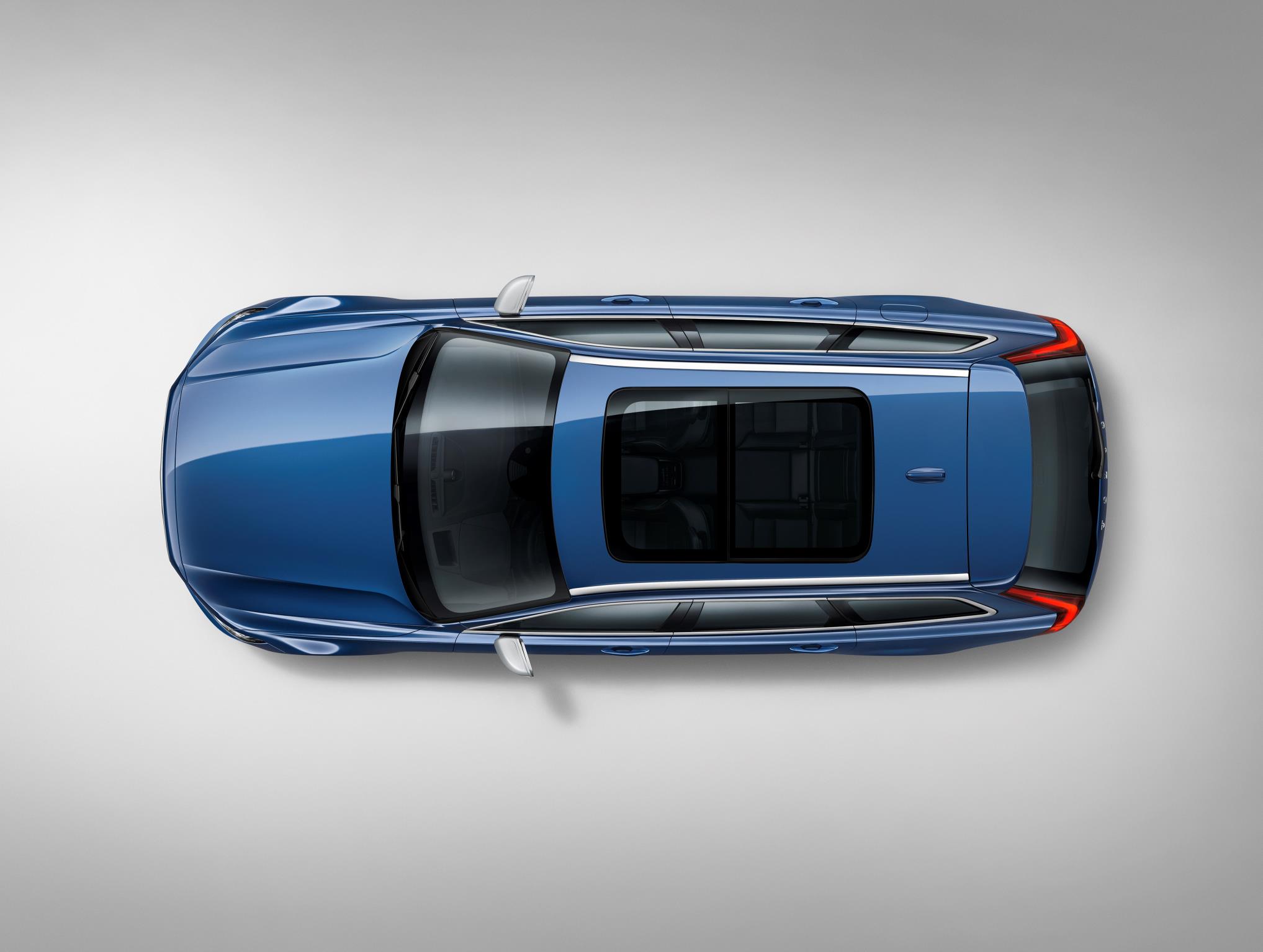 2017 Volvo V90 R Design