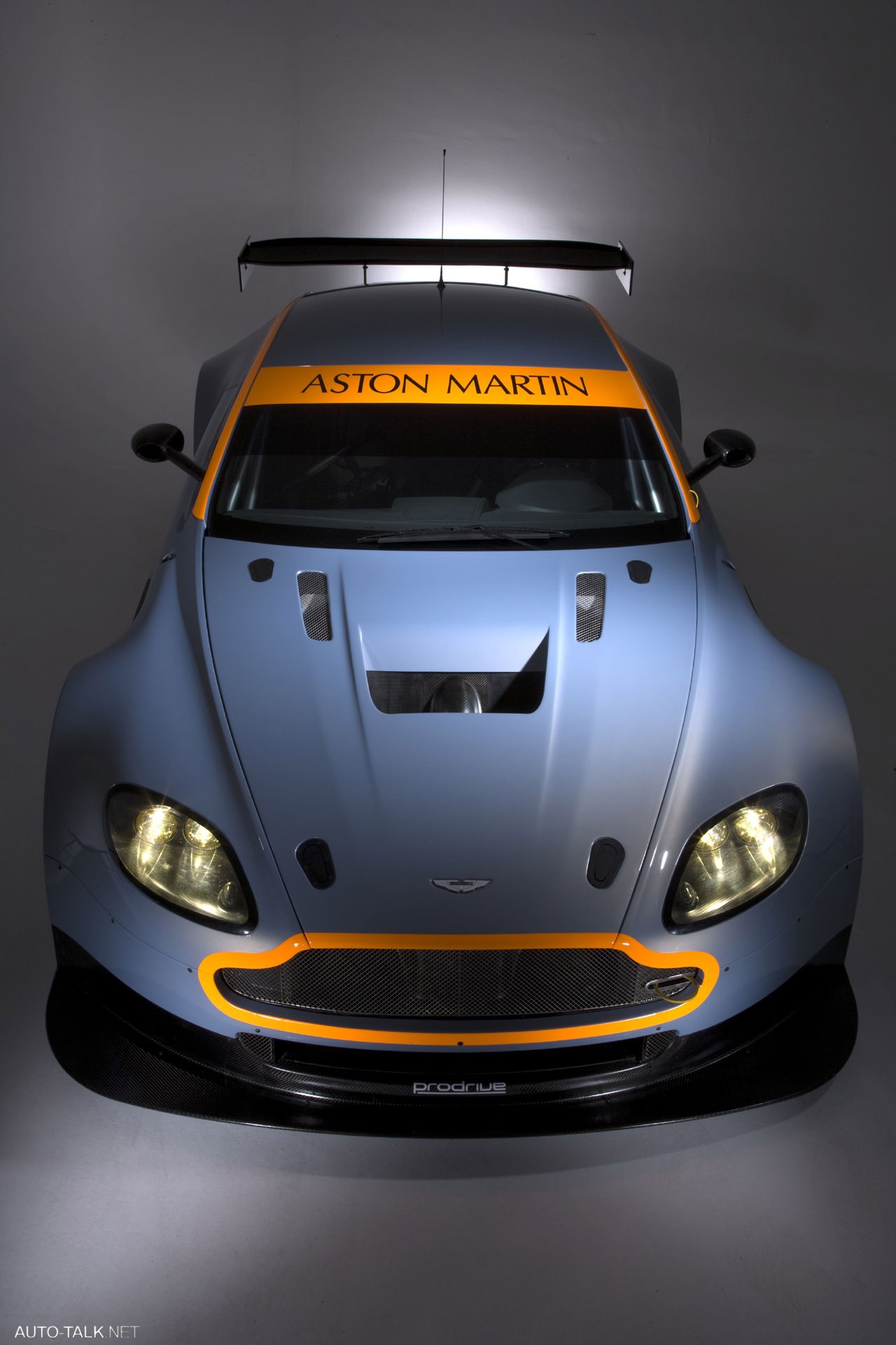 Aston Martin Vantage GT2