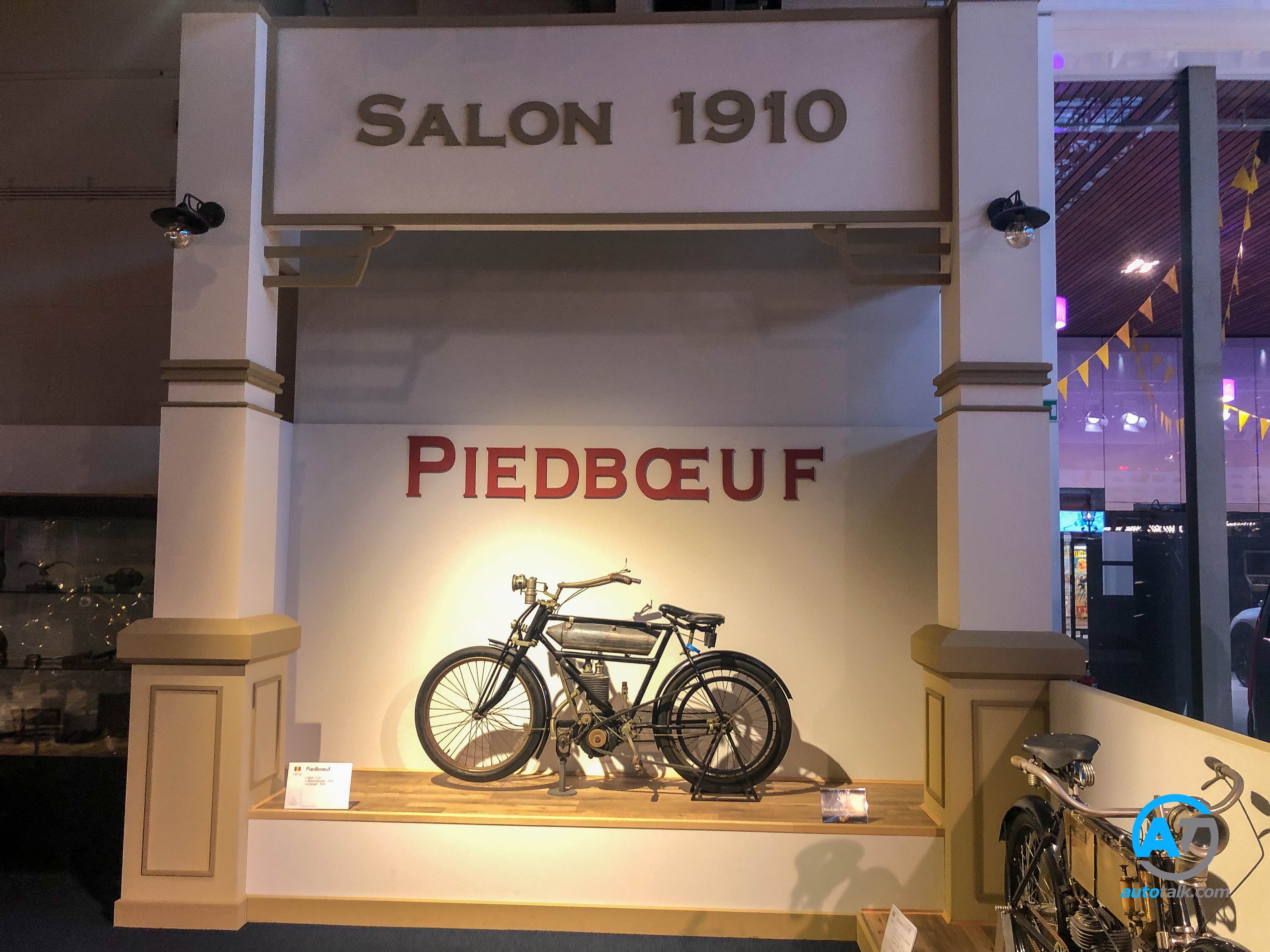 AutoTalk Visits Autoworld Brussels Complete Virtual Tour