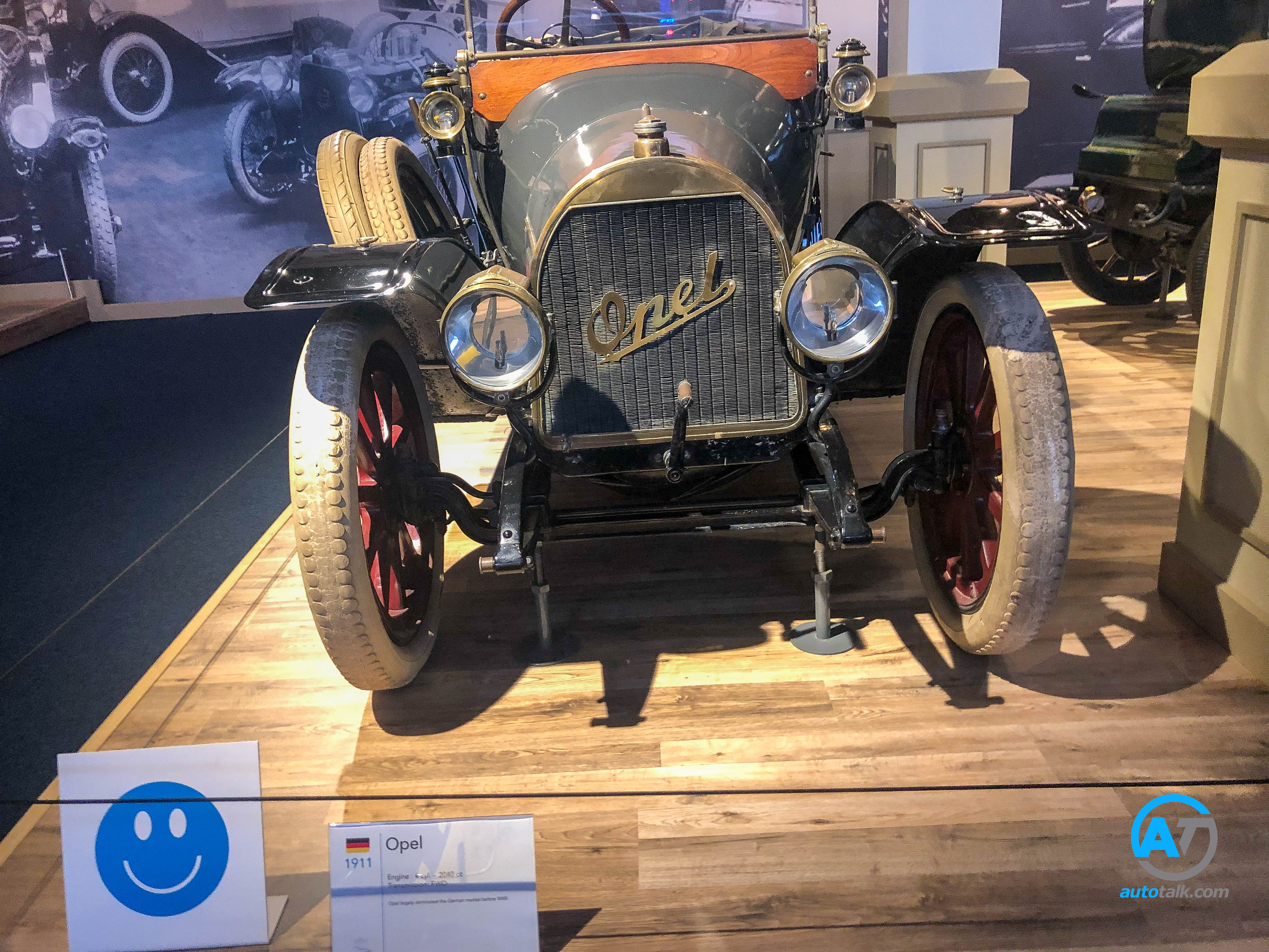 AutoTalk Visits Autoworld Brussels Complete Virtual Tour