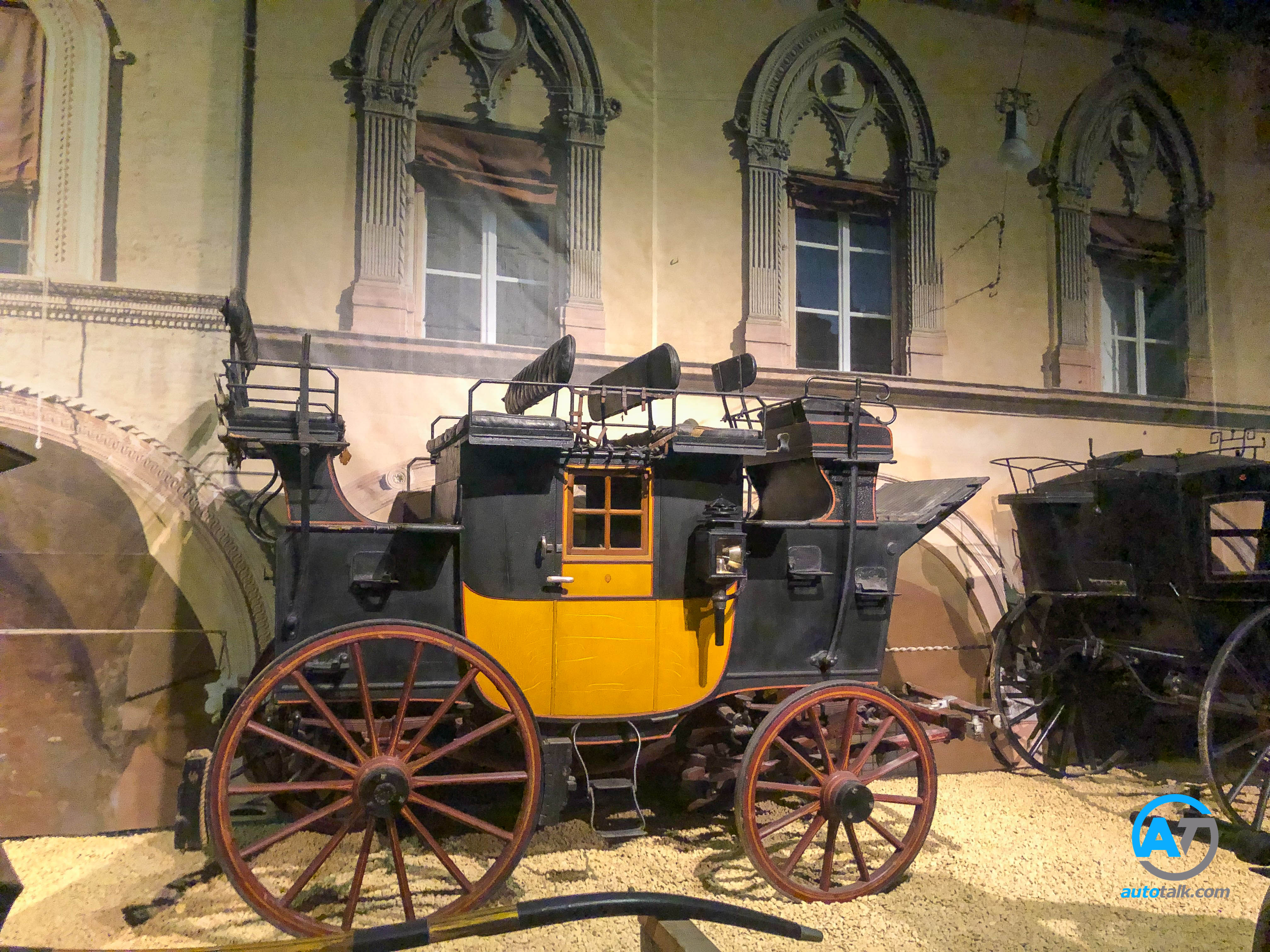 AutoTalk Visits Autoworld Brussels Complete Virtual Tour