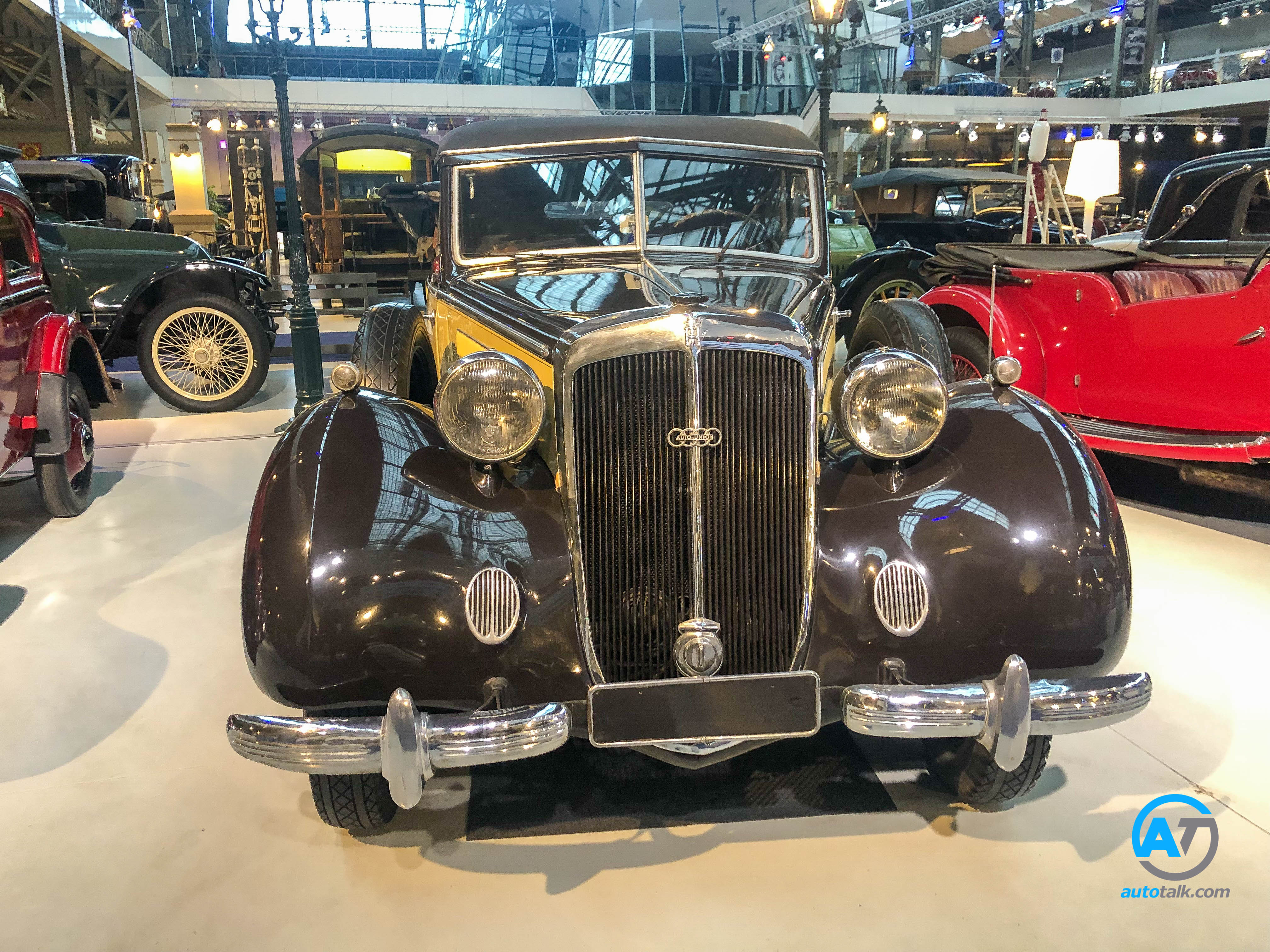 AutoTalk Visits Autoworld Brussels Complete Virtual Tour