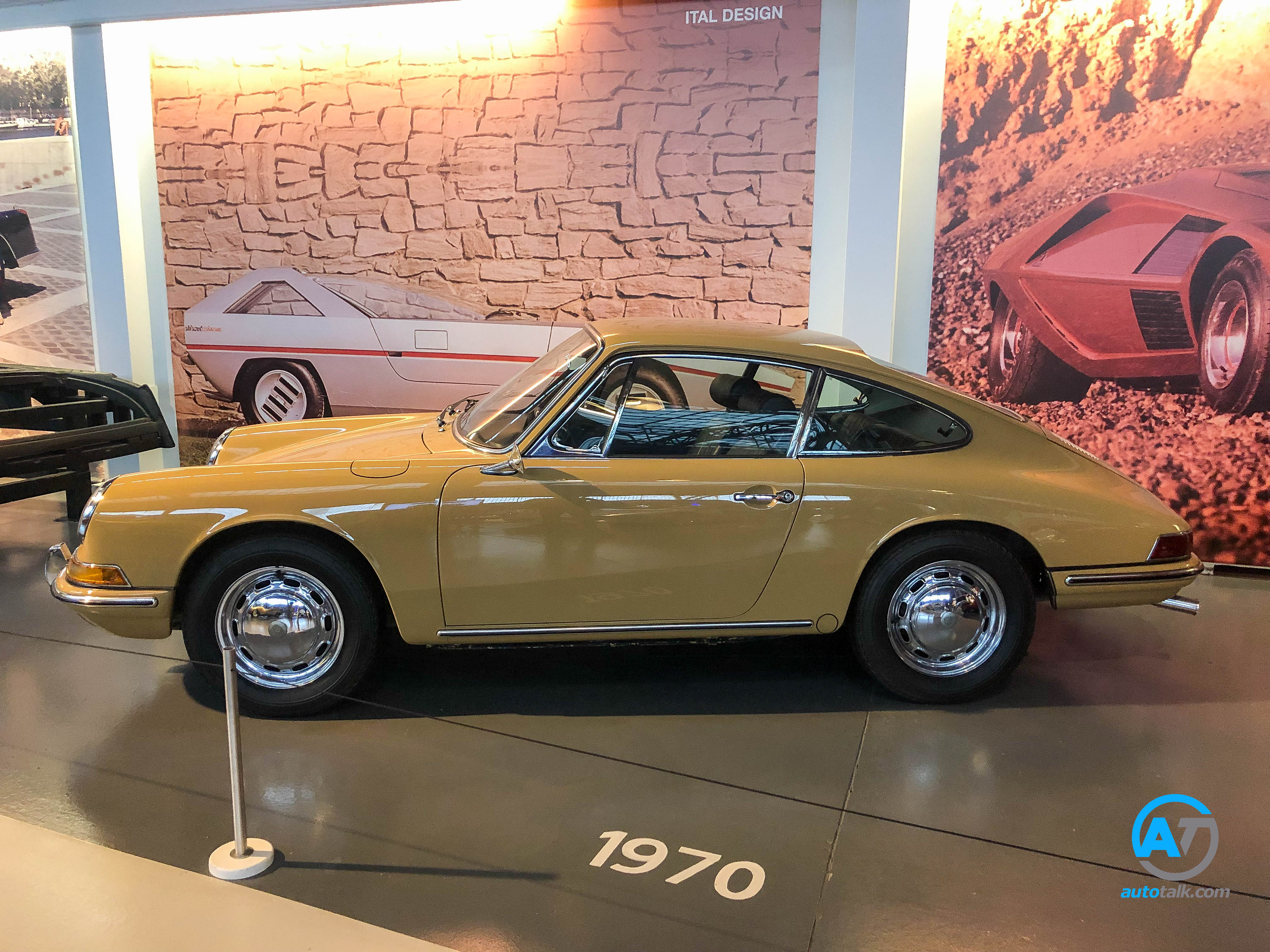 AutoTalk Visits Autoworld Brussels Complete Virtual Tour