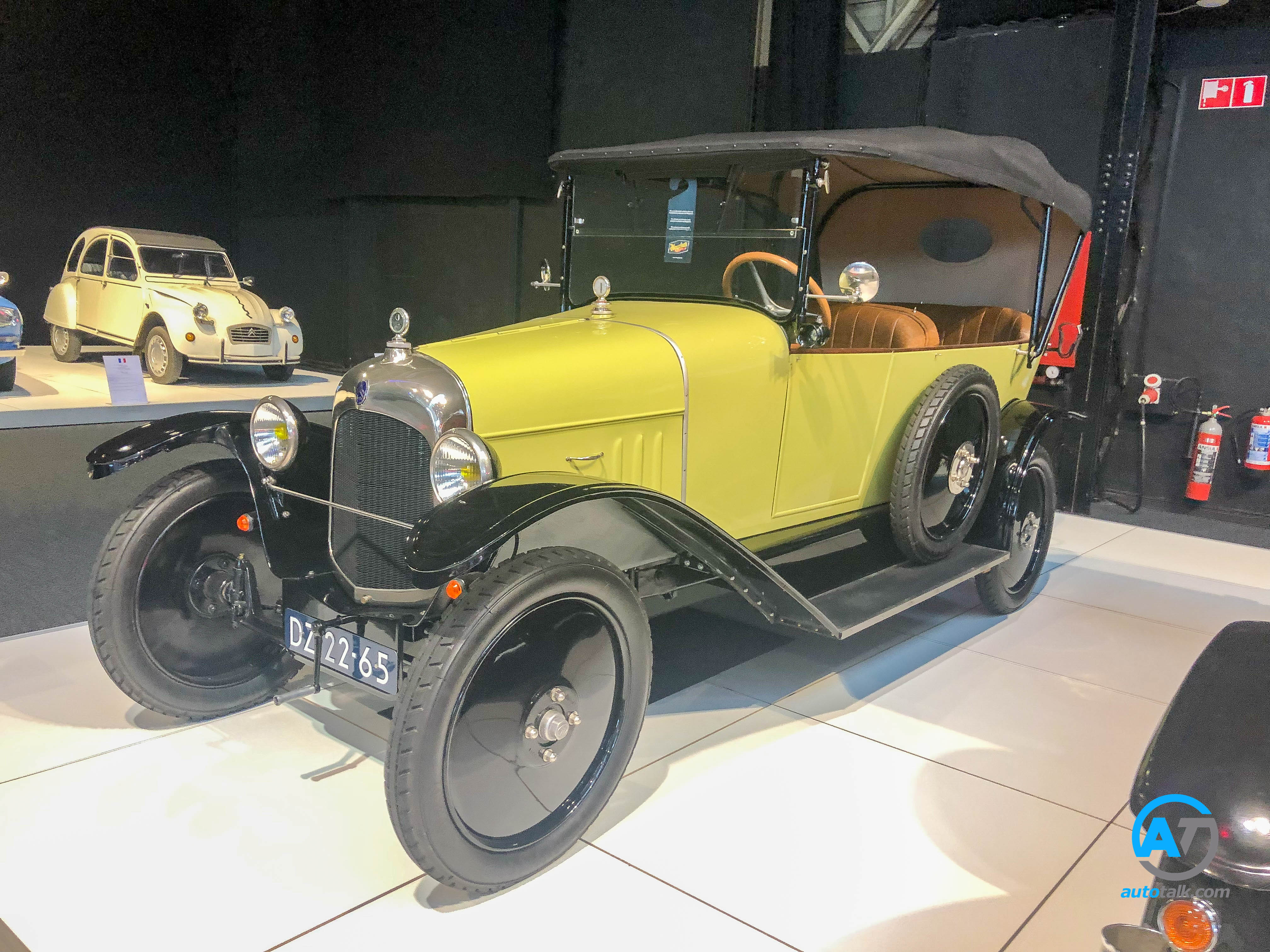 AutoTalk Visits Autoworld Brussels Complete Virtual Tour