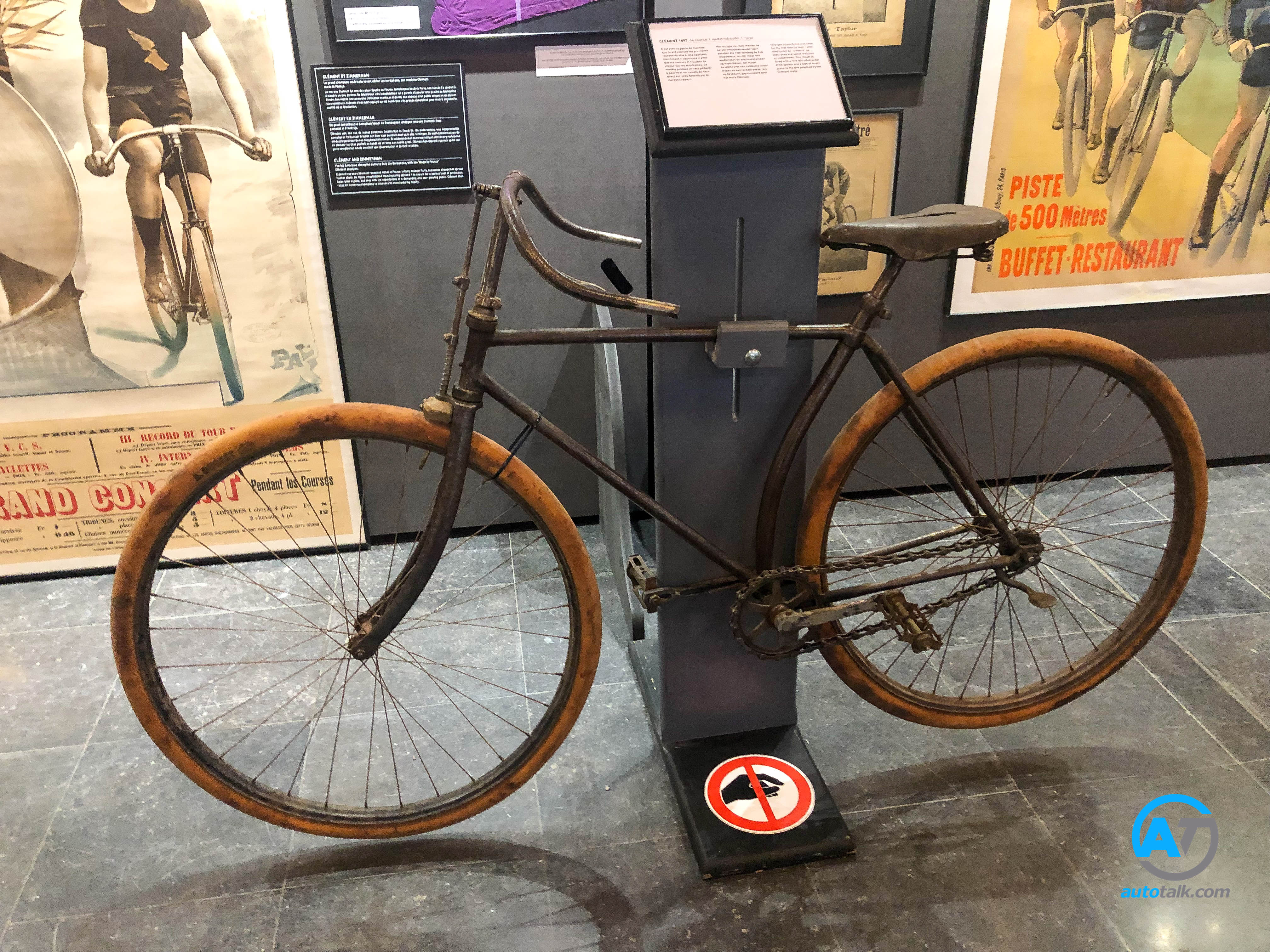 AutoTalk Visits Autoworld Brussels Complete Virtual Tour