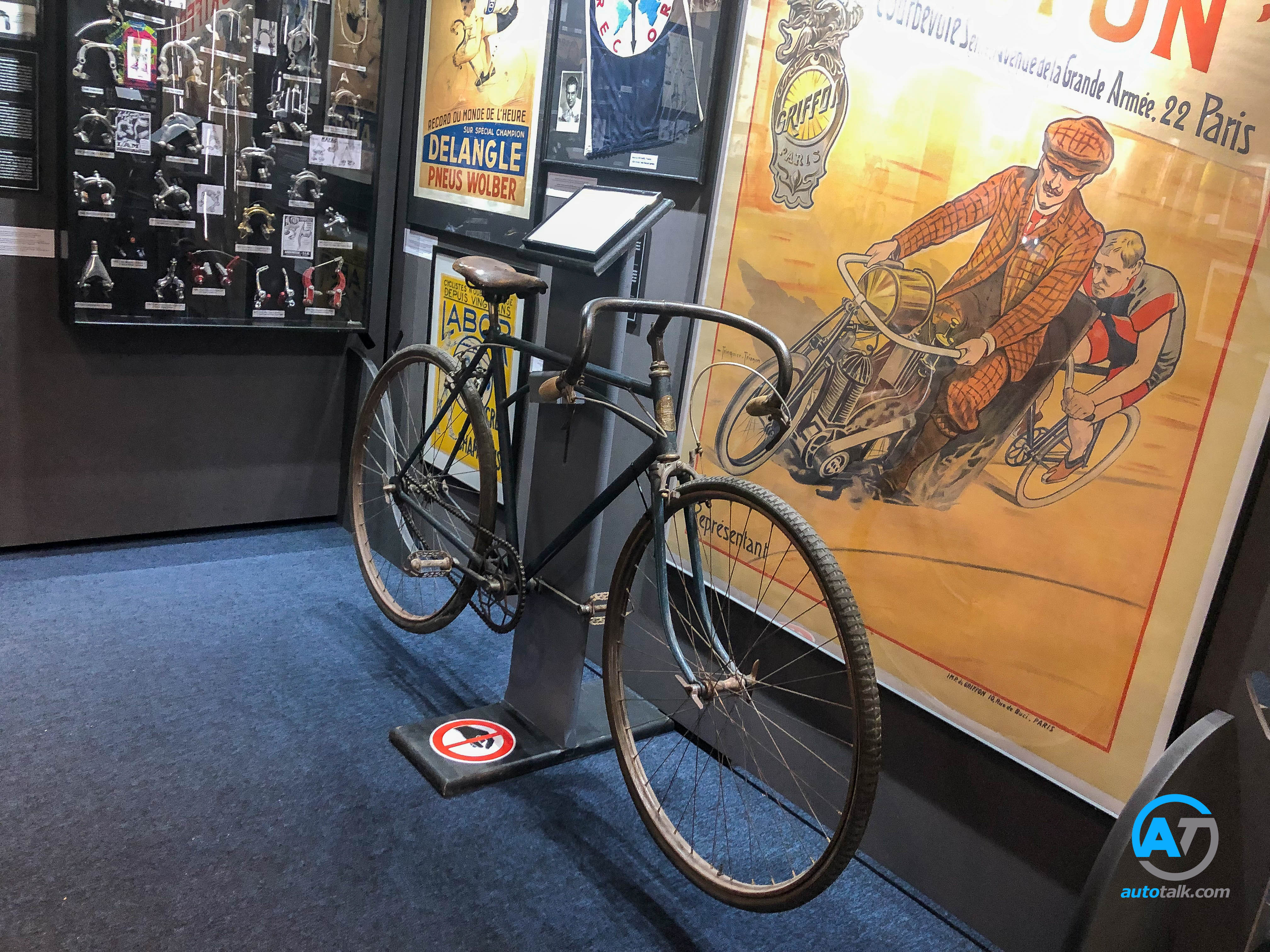 AutoTalk Visits Autoworld Brussels Complete Virtual Tour