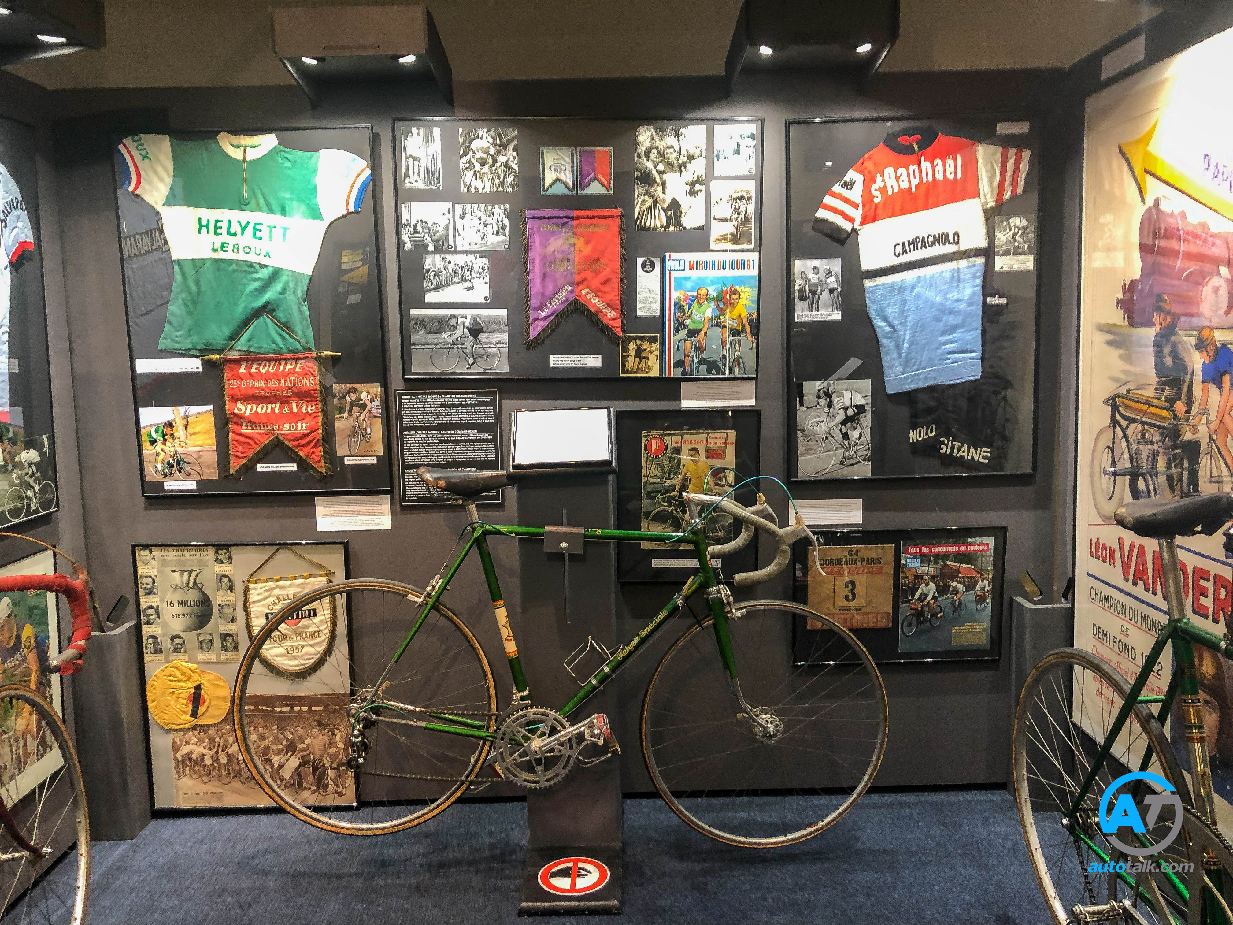 AutoTalk Visits Autoworld Brussels Complete Virtual Tour