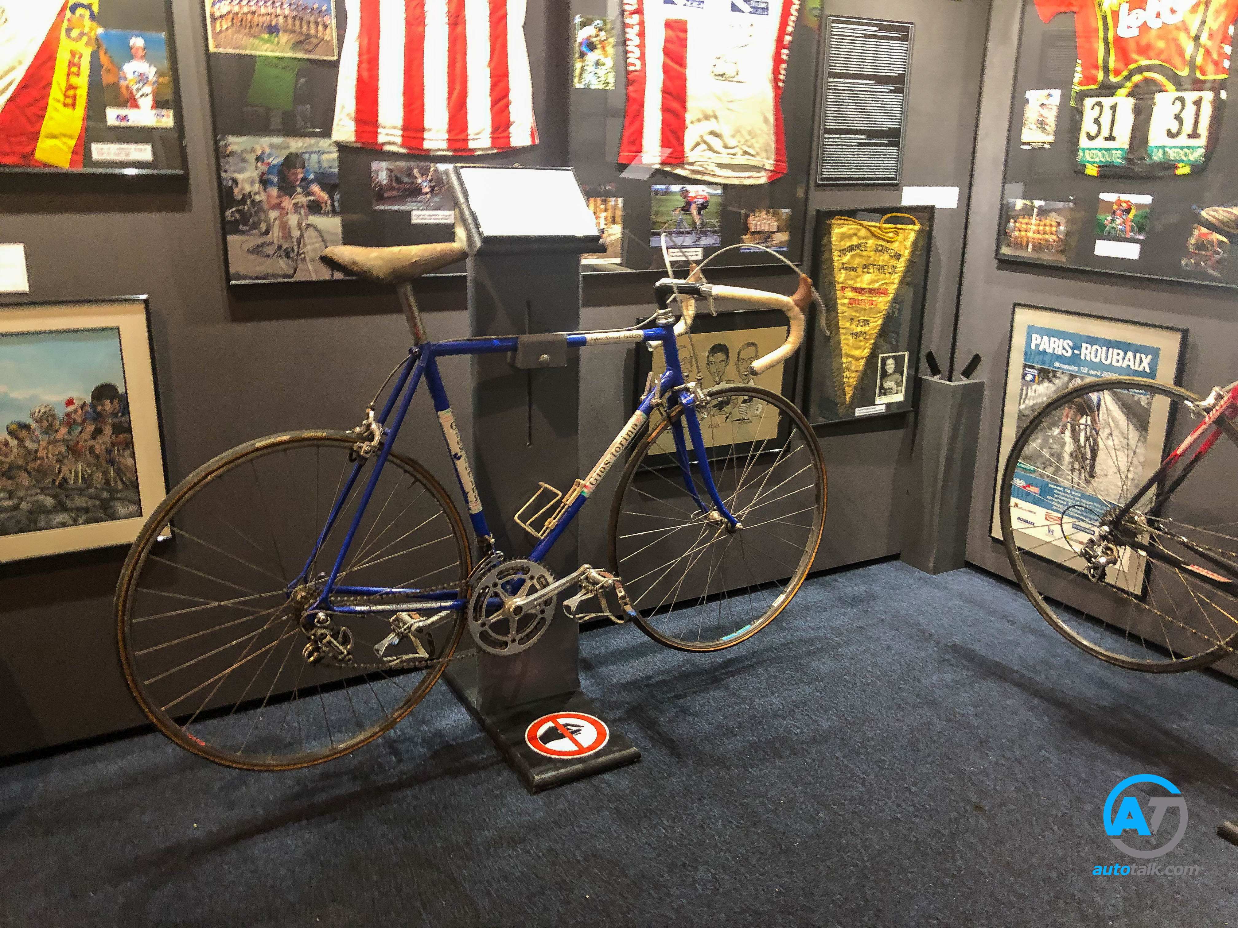 AutoTalk Visits Autoworld Brussels Complete Virtual Tour