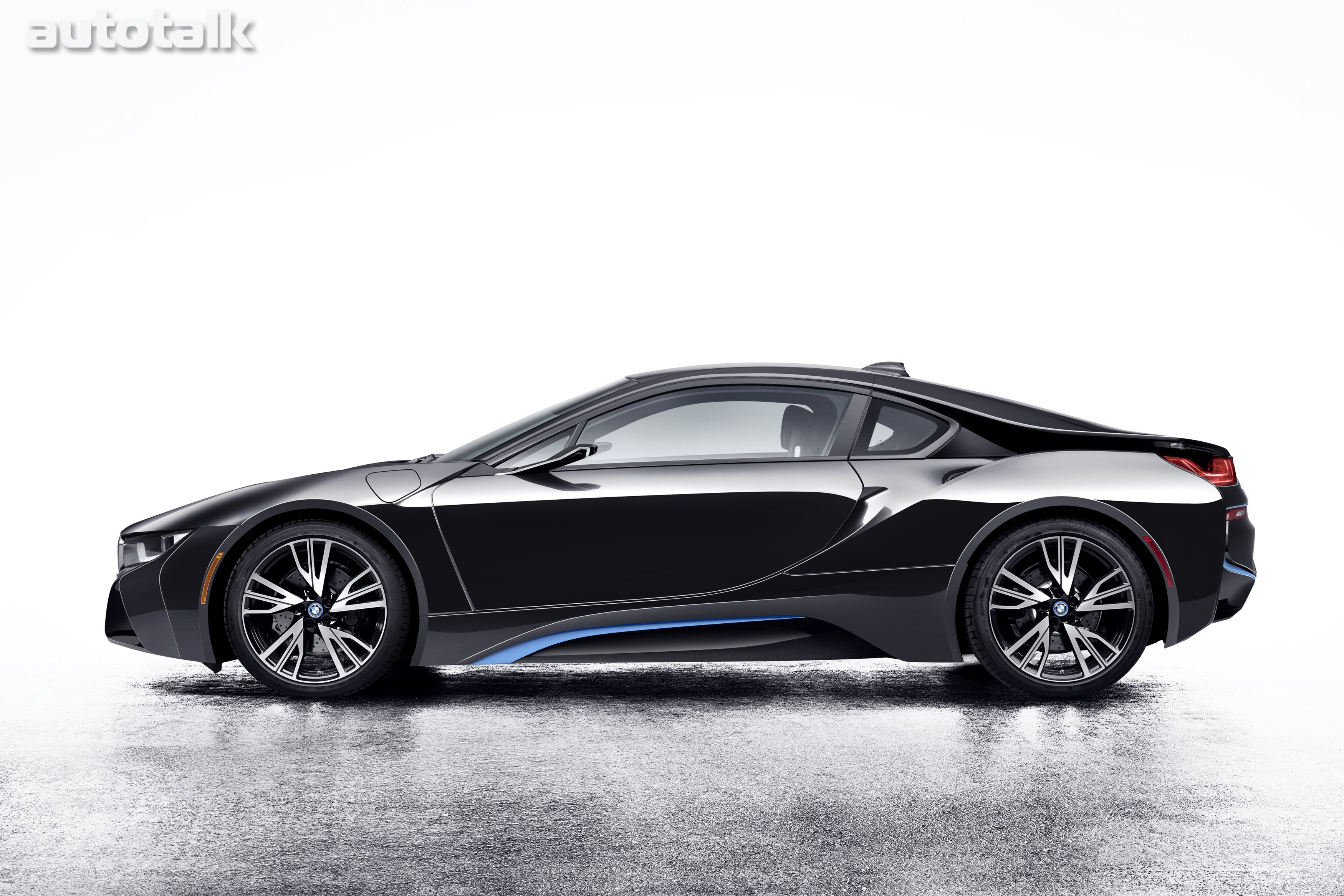 BMW i8 Mirrorless exterior profile