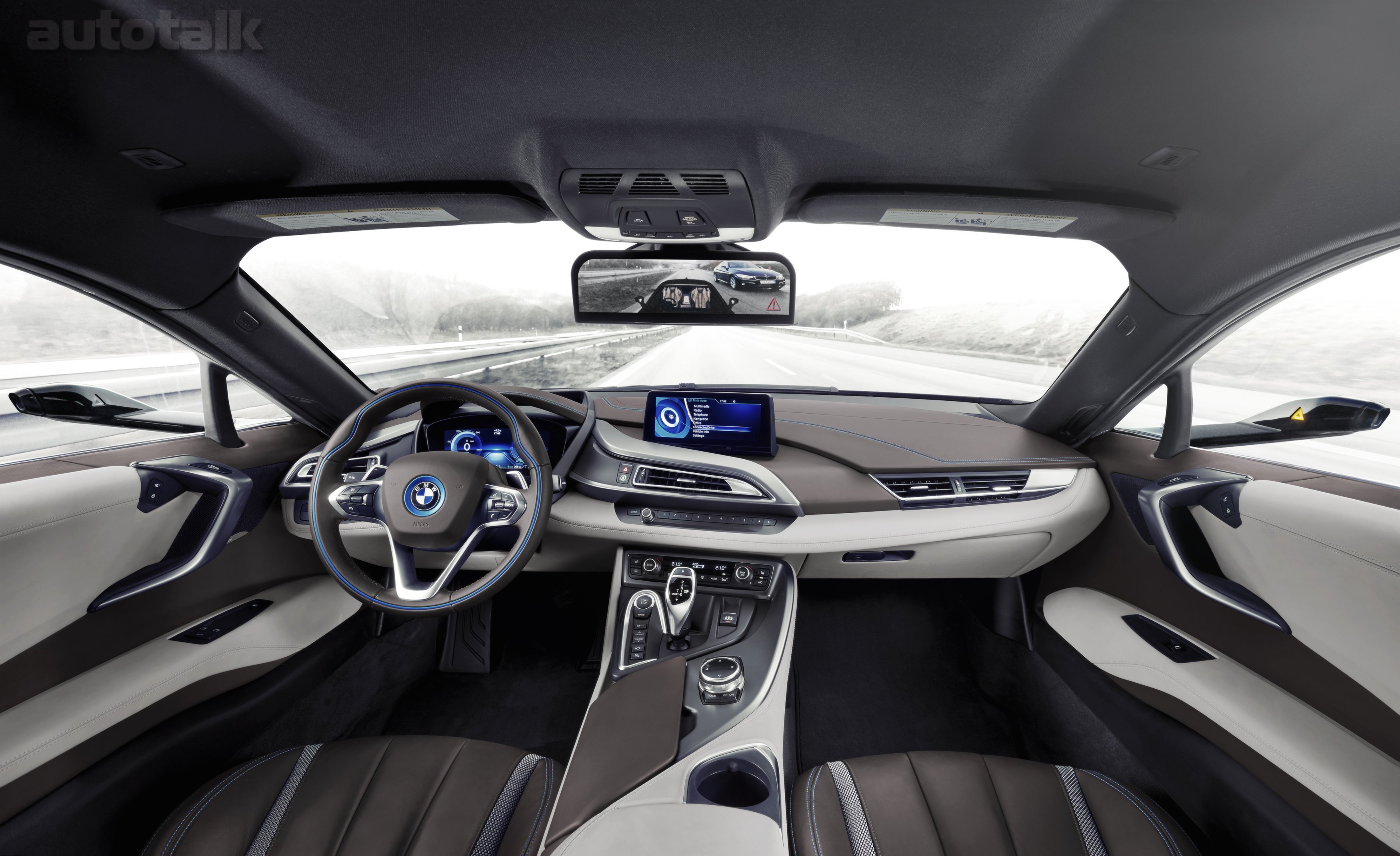 BMW i8 Mirrorless Interior