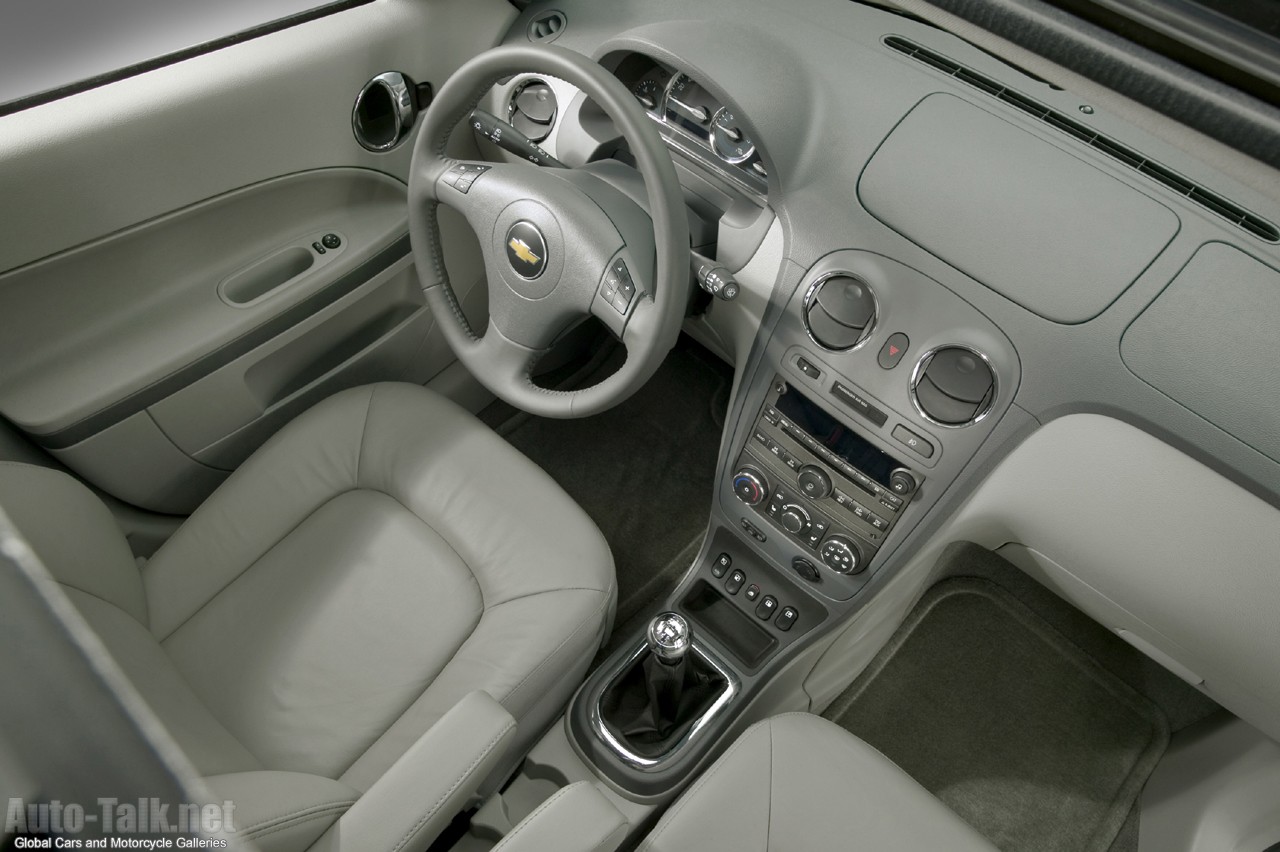 Chevy HHR Panel Delivers Style, Function And Fun In A New, Segment-Exclusiv