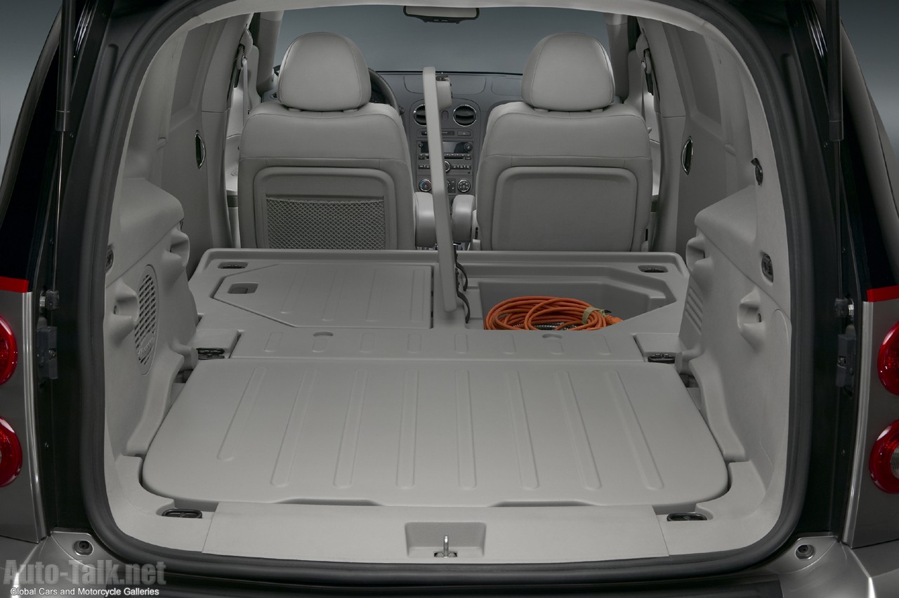 Chevy HHR Panel Delivers Style, Function And Fun In A New, Segment-Exclusiv
