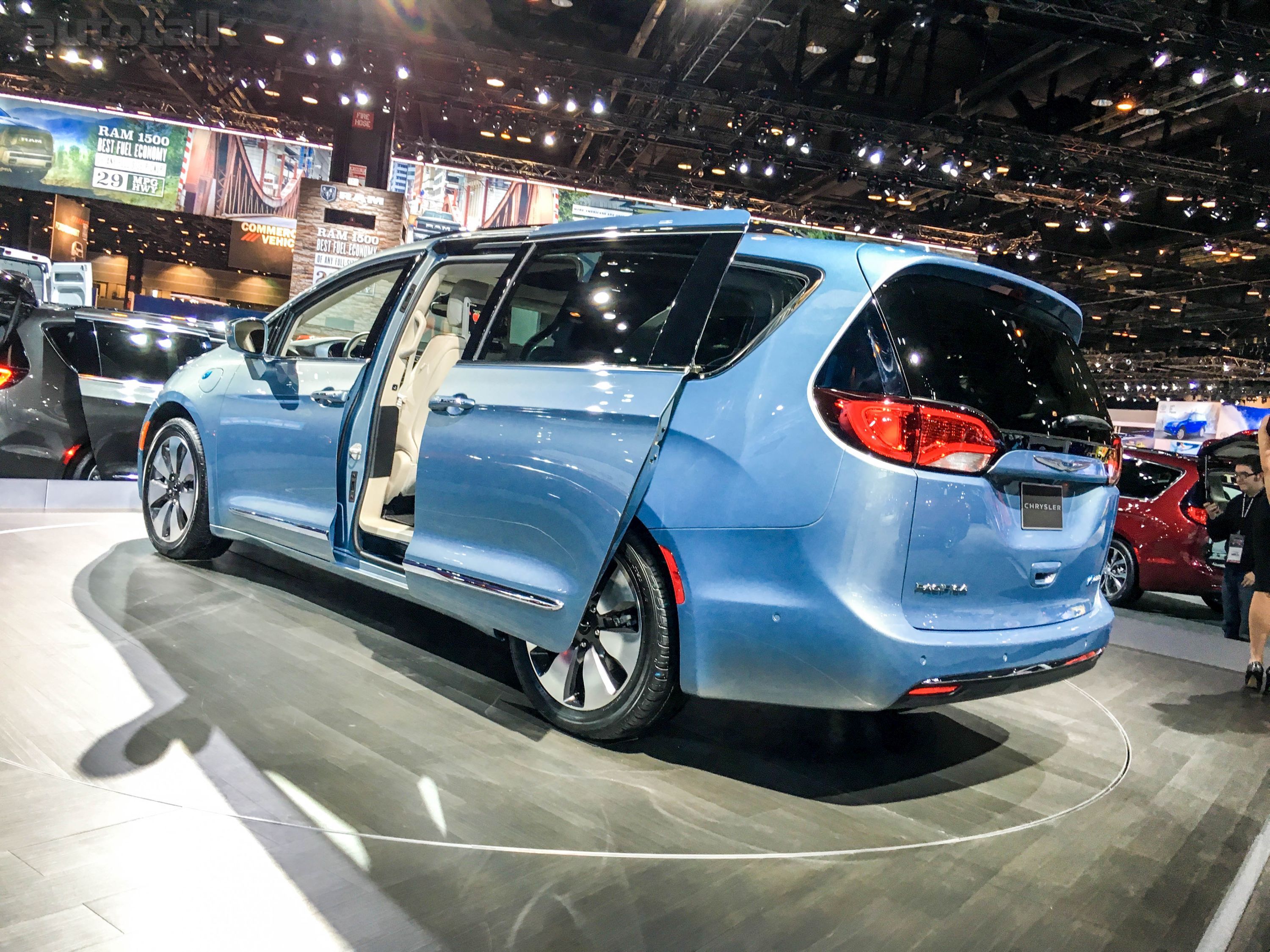 Chrysler Pacifica at 2016 Chicago Auto Show