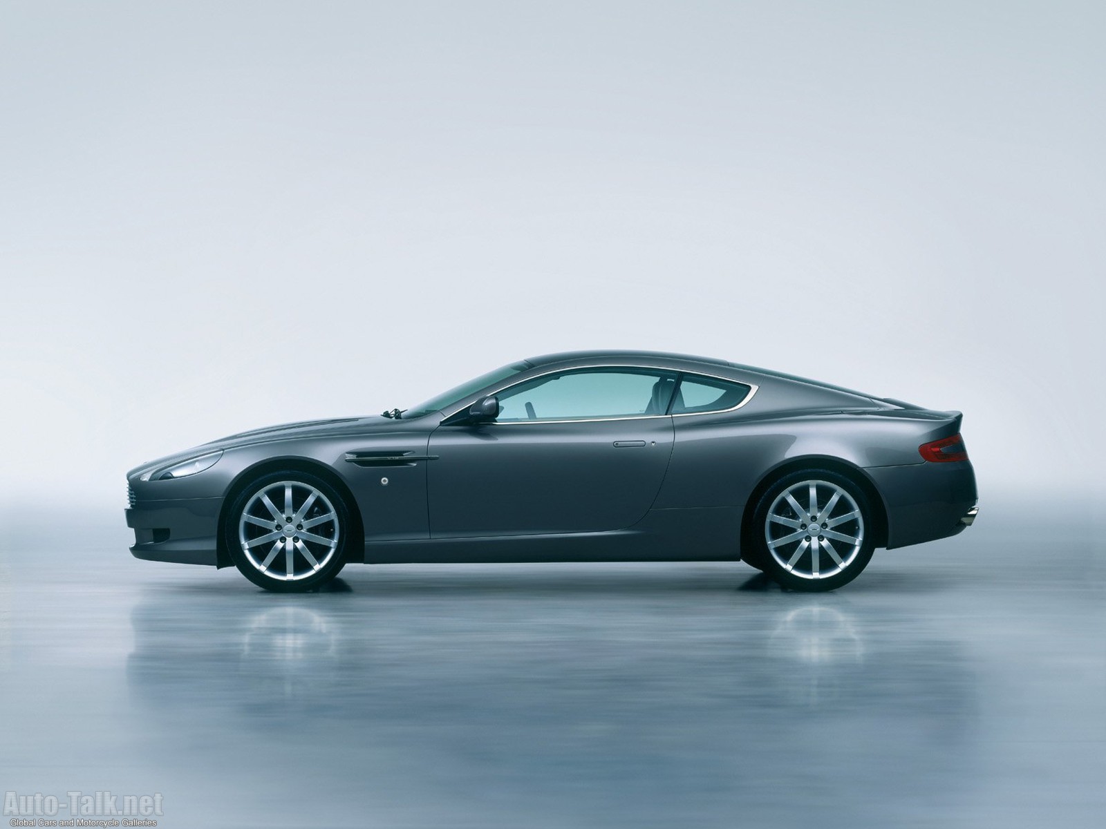 DB9 - Aston Martin