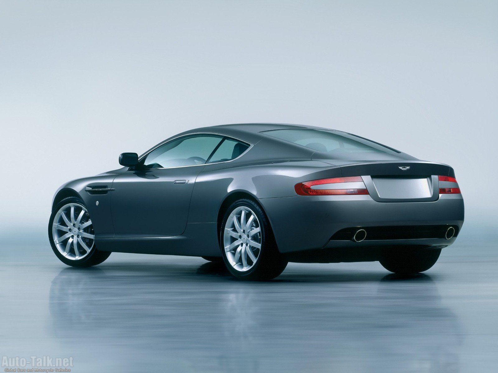 DB9 - Aston Martin