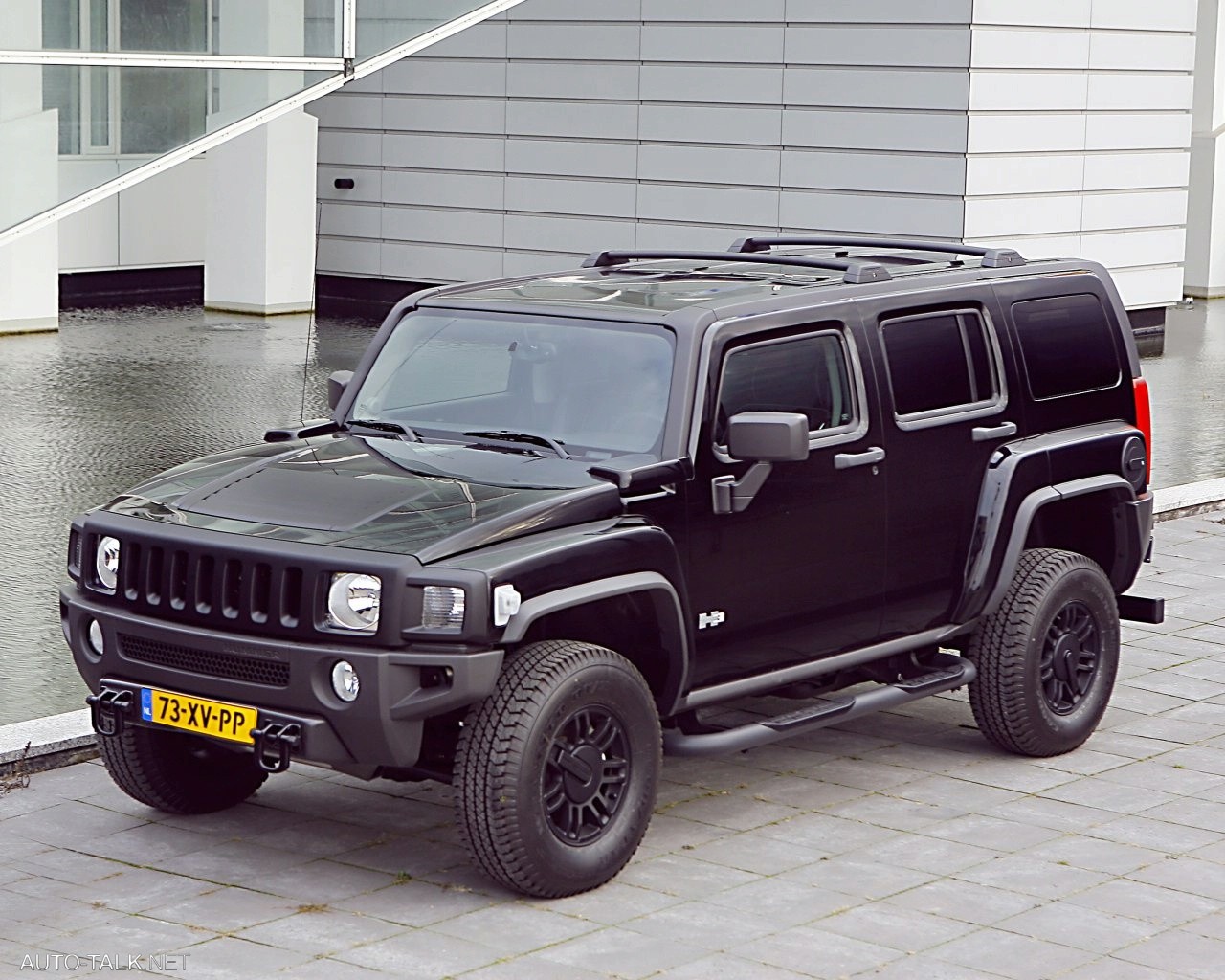 Euro-only HUMMER H3 Black Edition