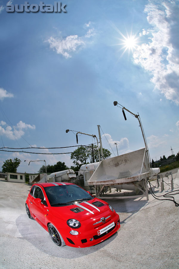 Fiat 500 Ferrari Dealers Edition