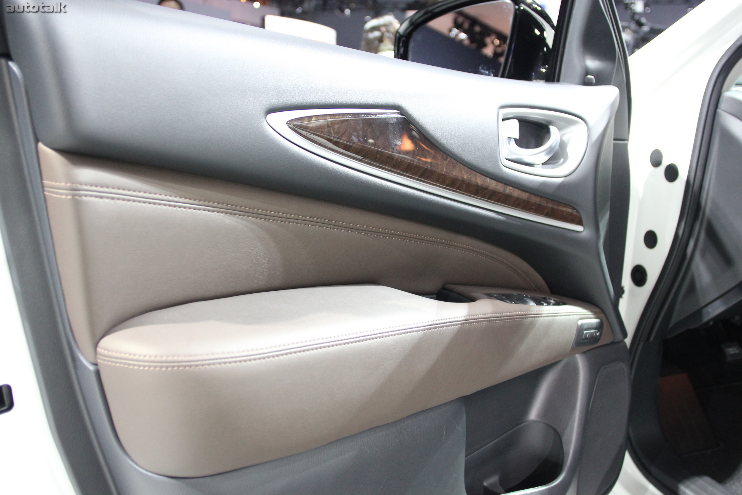 Infiniti Booth NYIAS 2012