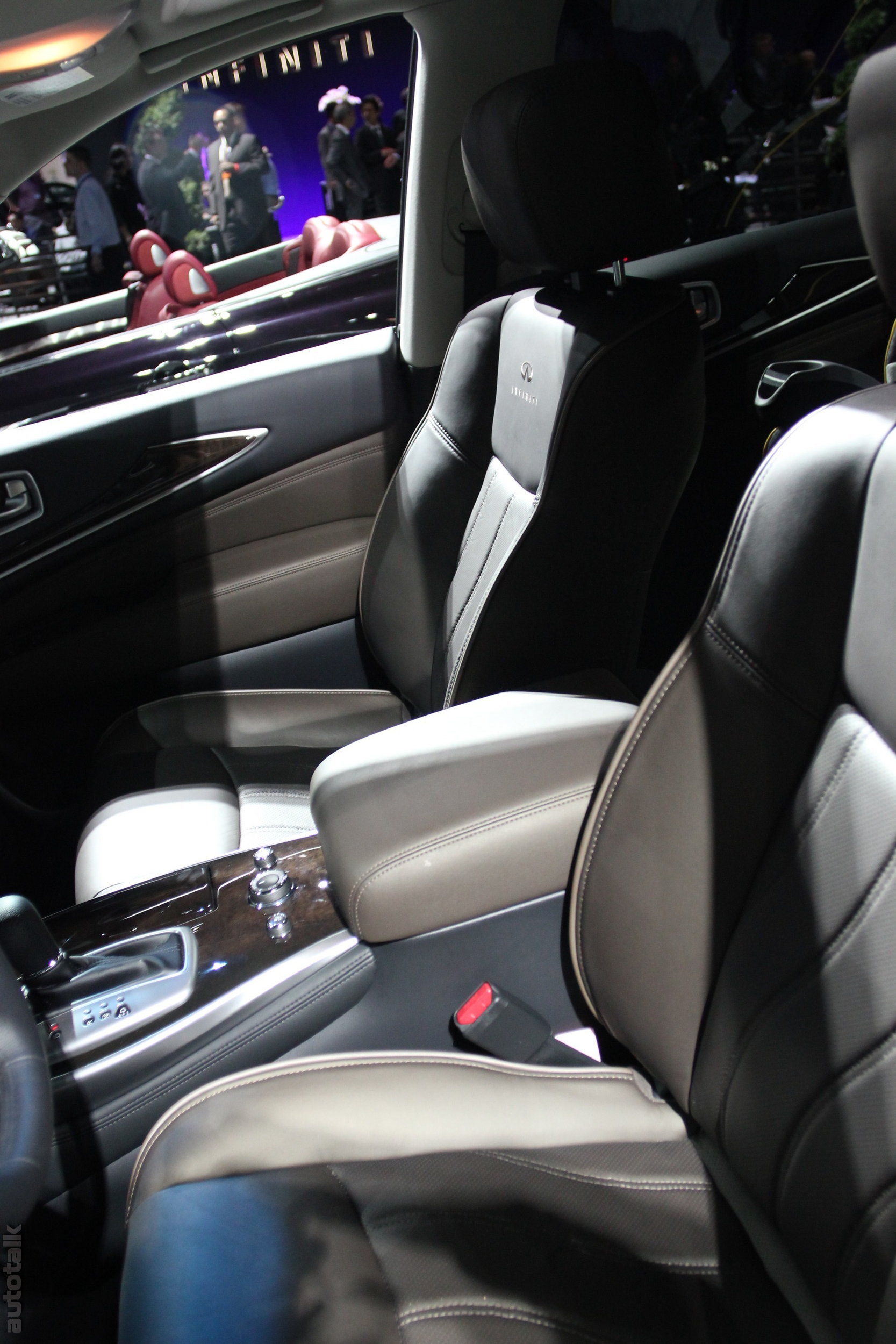 Infiniti Booth NYIAS 2012