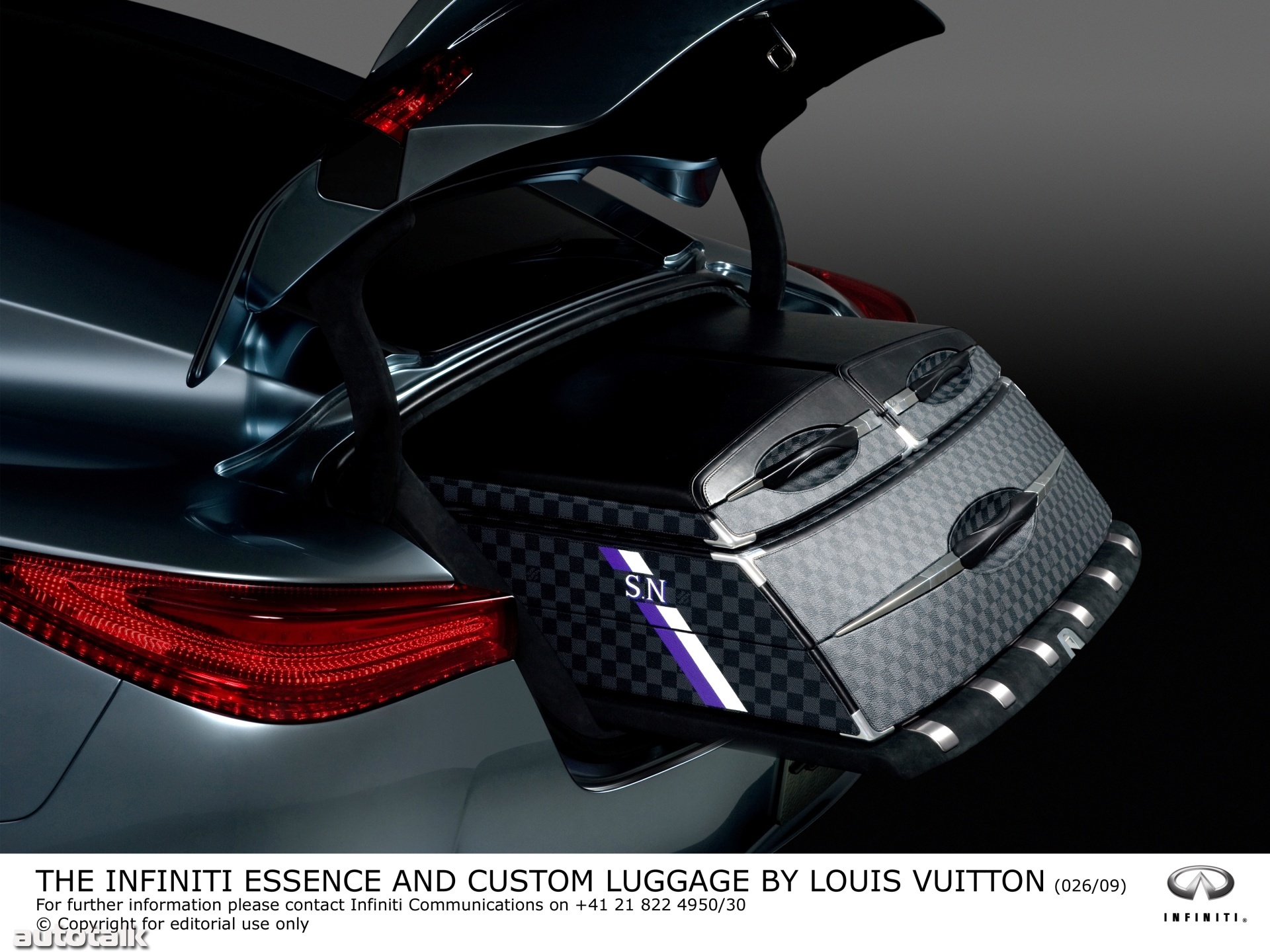 Infiniti Essence Concept