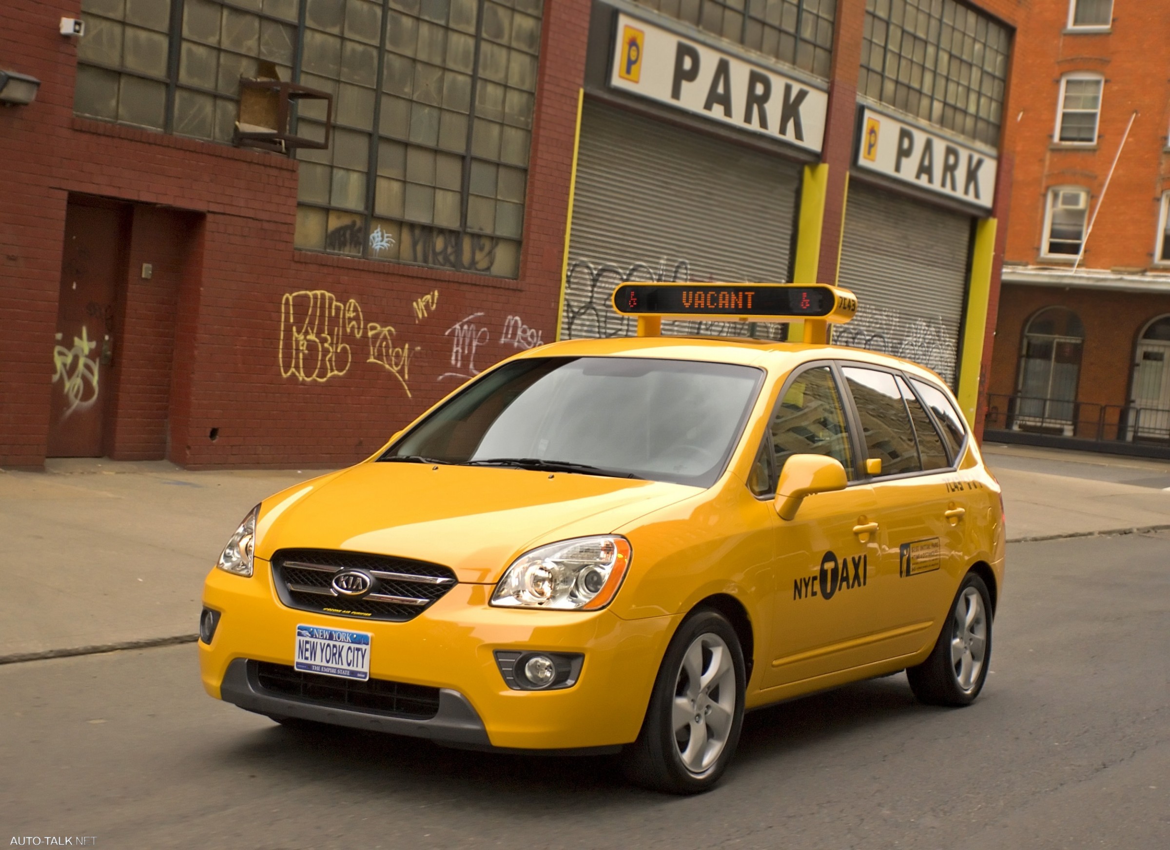 Лизинг авто под такси. Kia Rondo. Машина "такси". Автомобиль «такси». Машинка такси.
