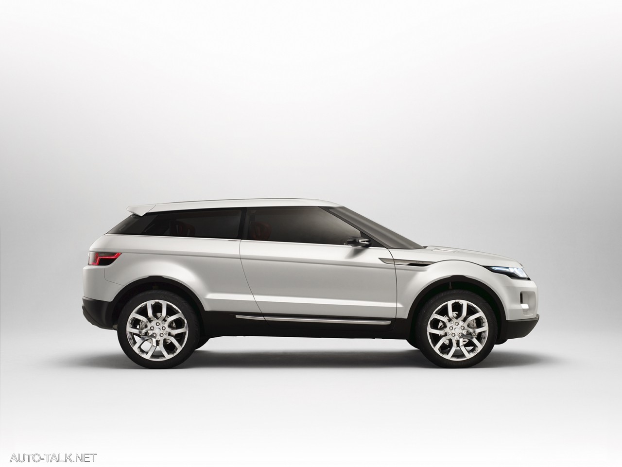 Land Rover LRX Concept