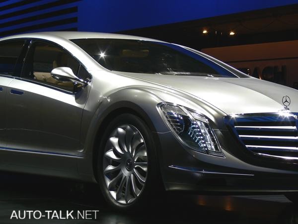 Mercedes  Benz F700