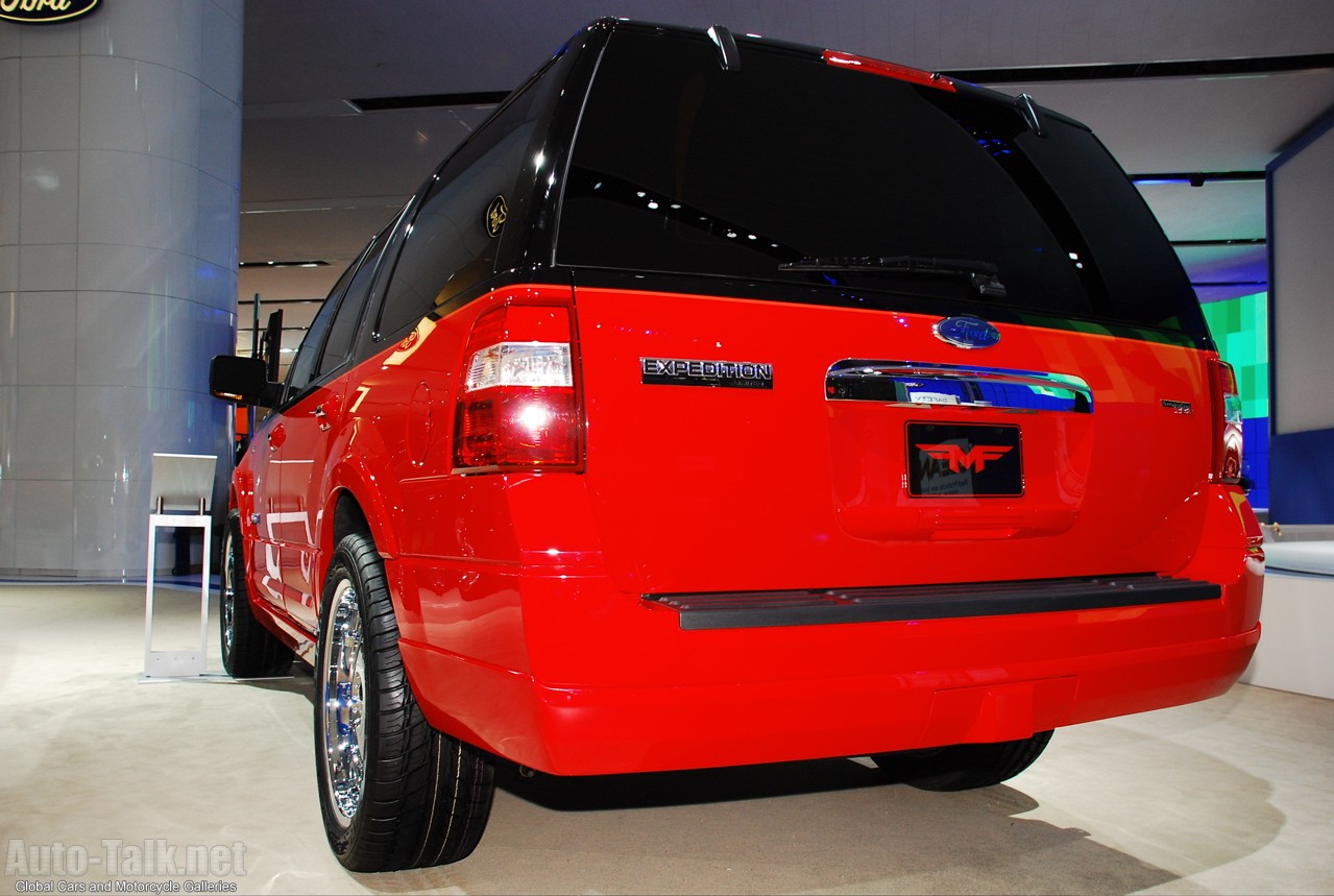 New York Auto Show: Expedition Funkmaster Flex Concept