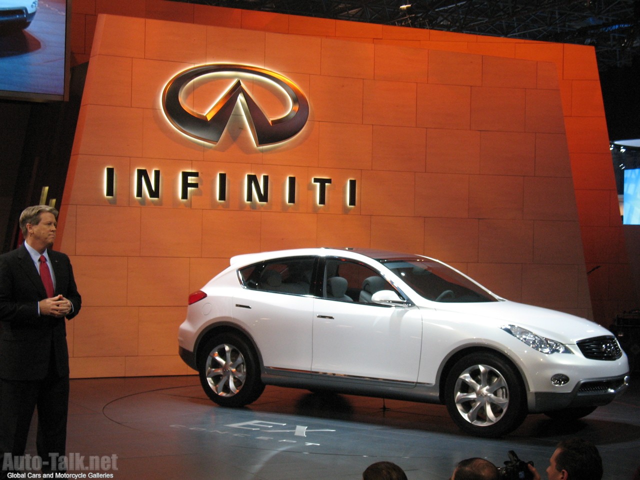 New York Auto Show: Infiniti EX Concept