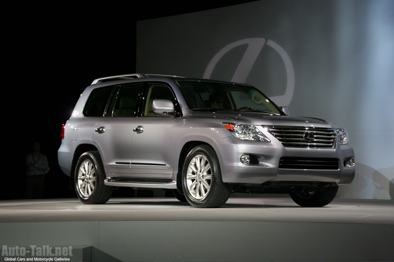 New York Auto Show: Lexus LX570