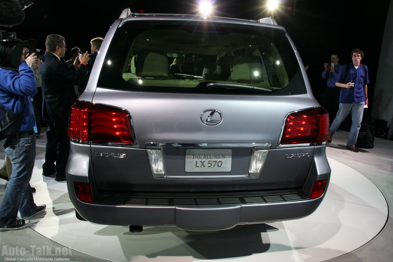 New York Auto Show: Lexus LX570