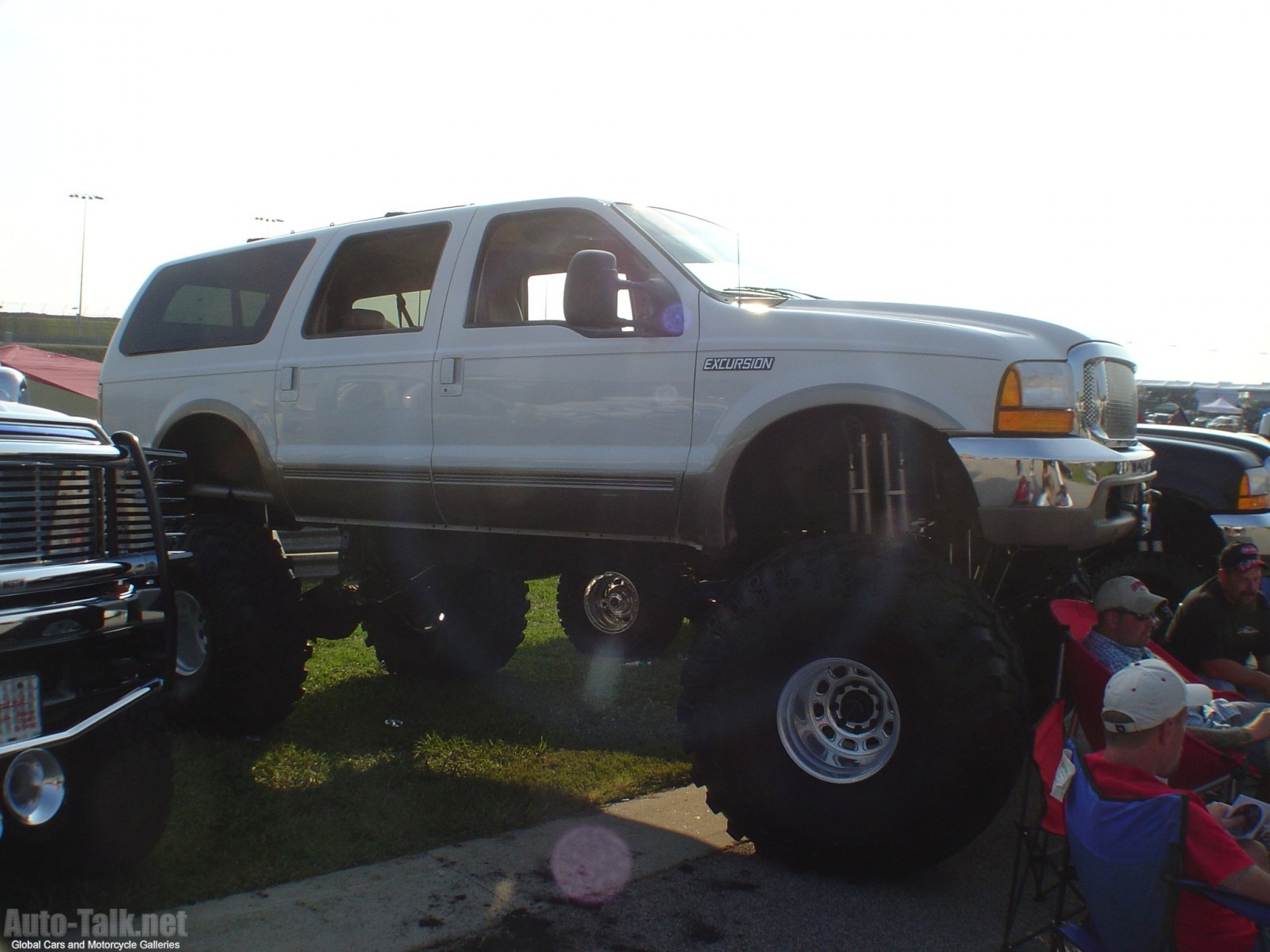 Pictures of Monster Trucks and Autos at Nopi Nationals 2006