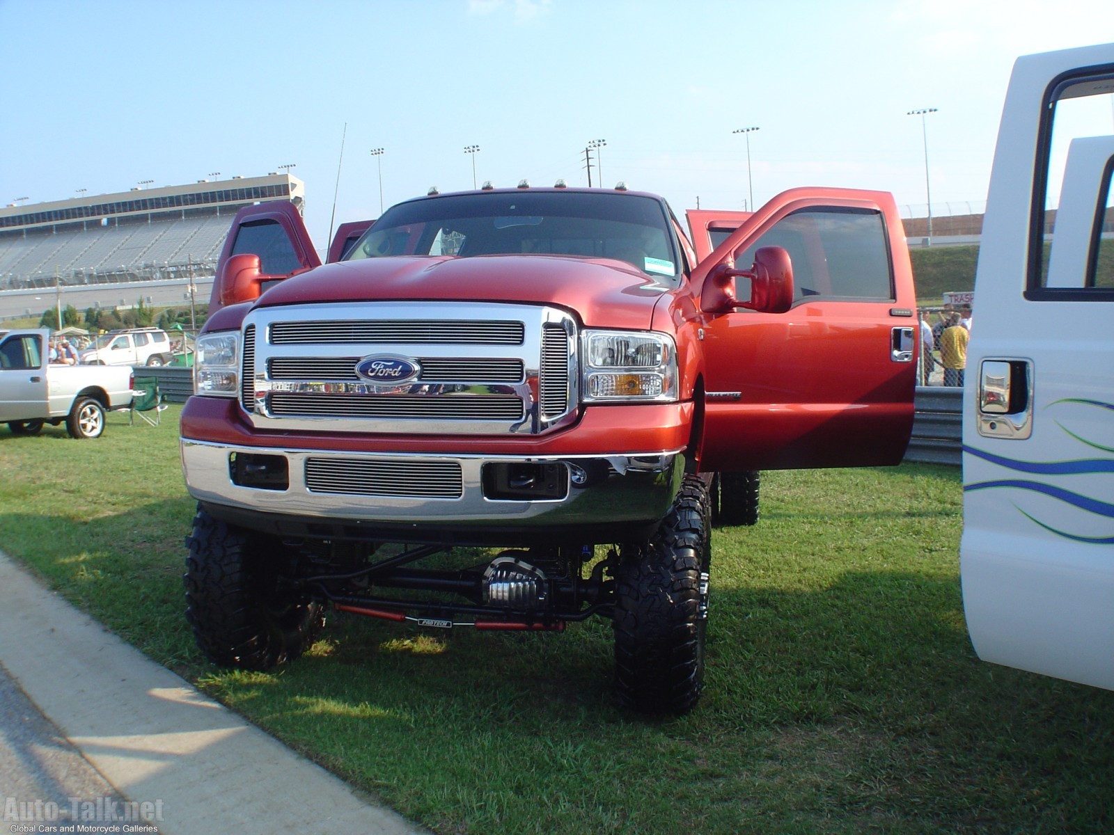 Pictures of Monster Trucks and Autos at Nopi Nationals 2006
