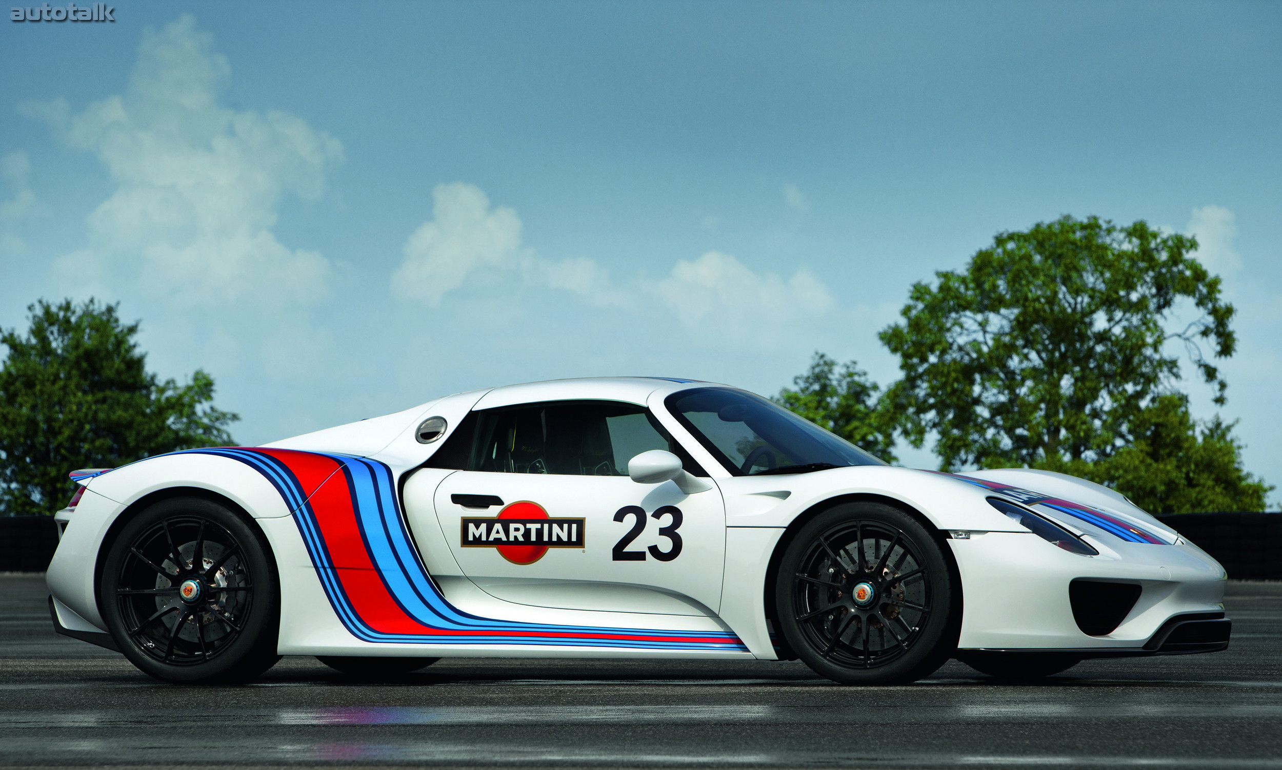 Porsche 918 Spyder Martini Livery