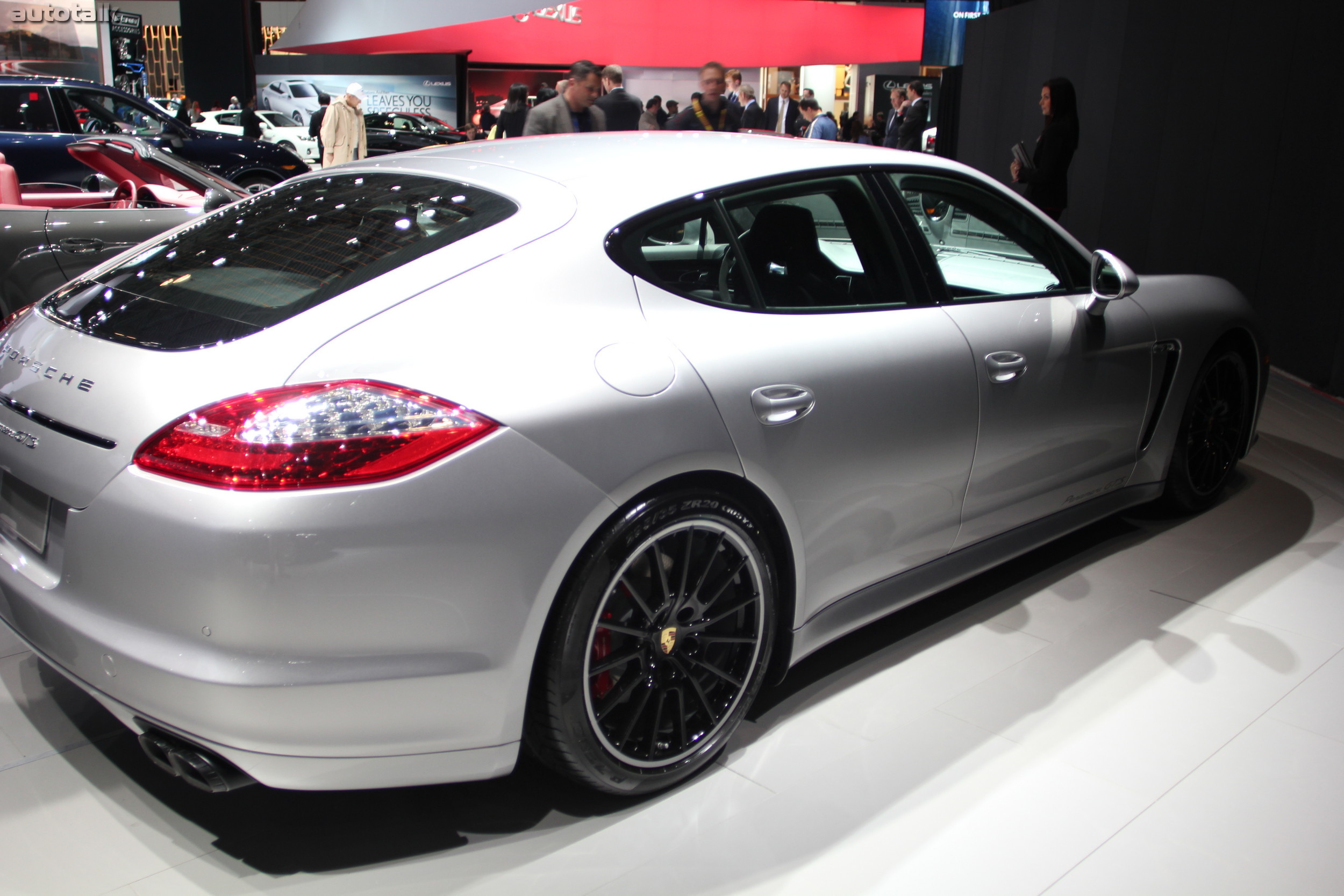 Porsche Booth NYIAS 2012