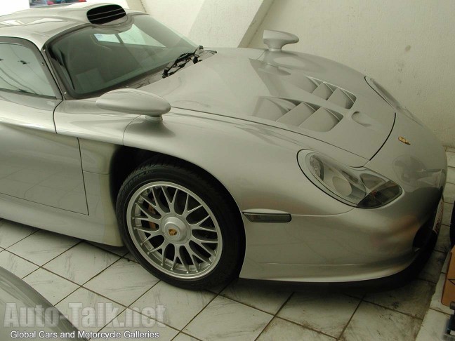 Porsche Spotted in Dubai