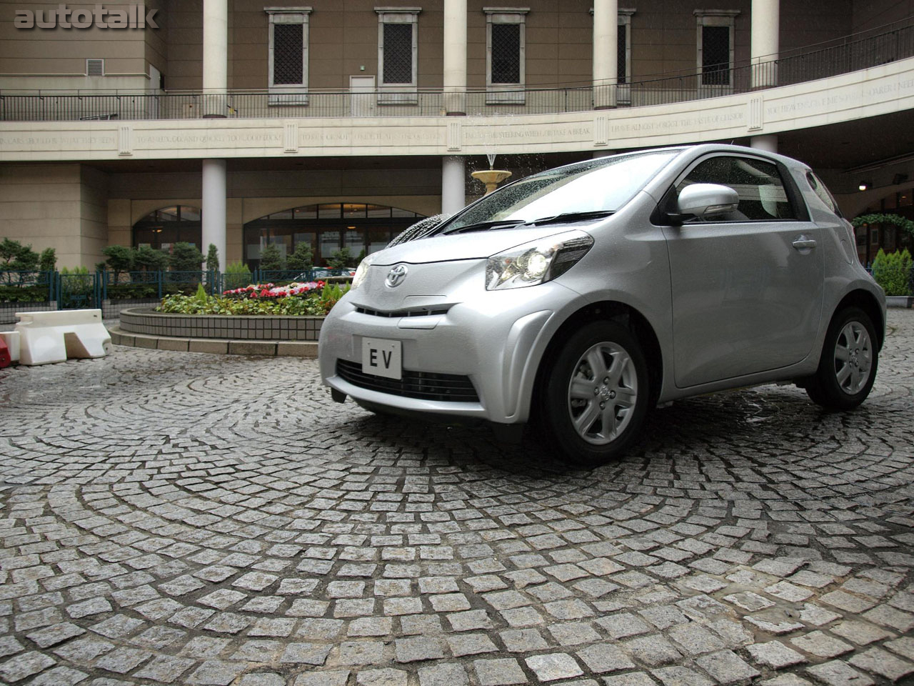 Toyota iQ EV Prototype