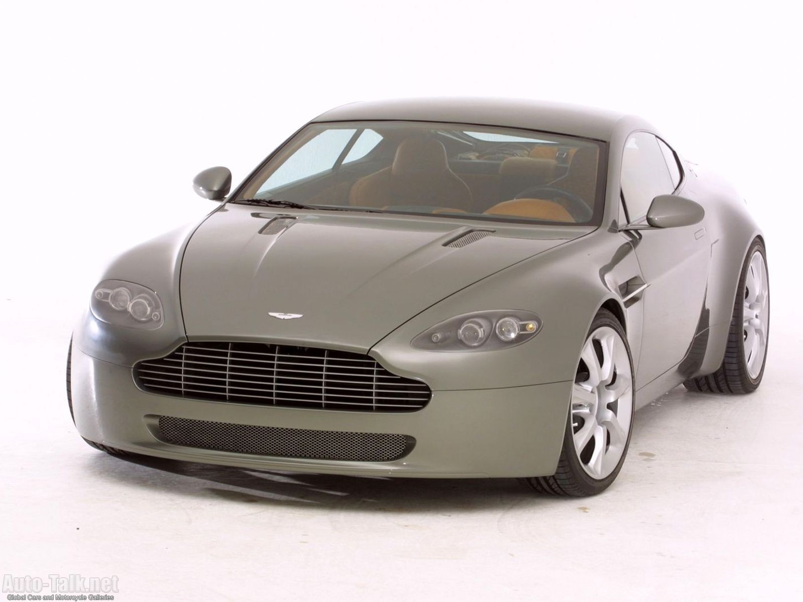 Vantage AMV8 - Aston Martin