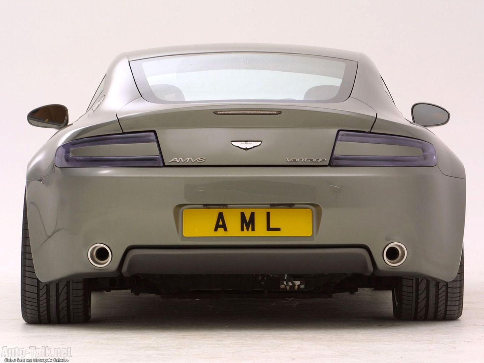 Vantage AMV8 - Aston Martin