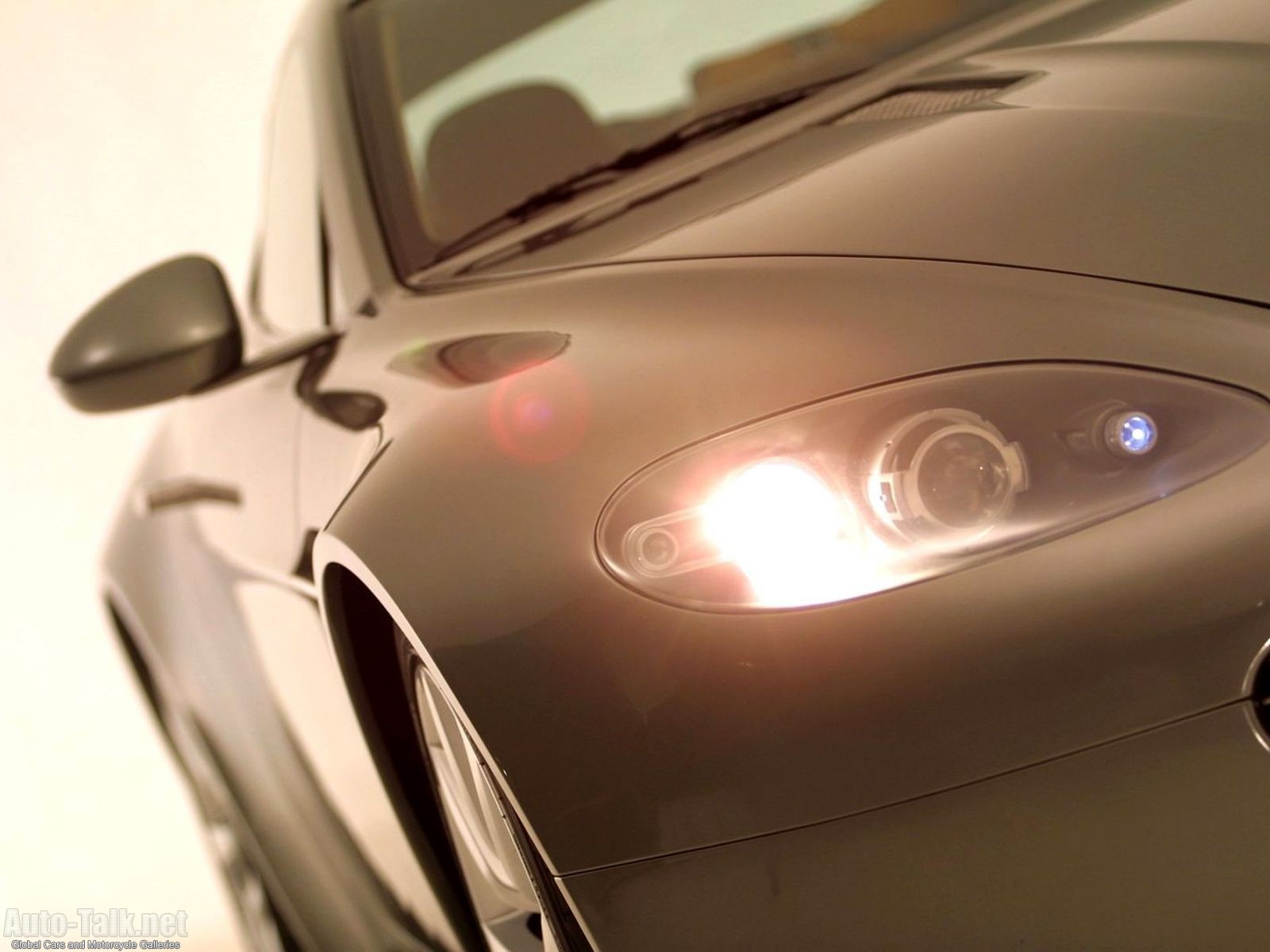 Vantage AMV8 - Aston Martin