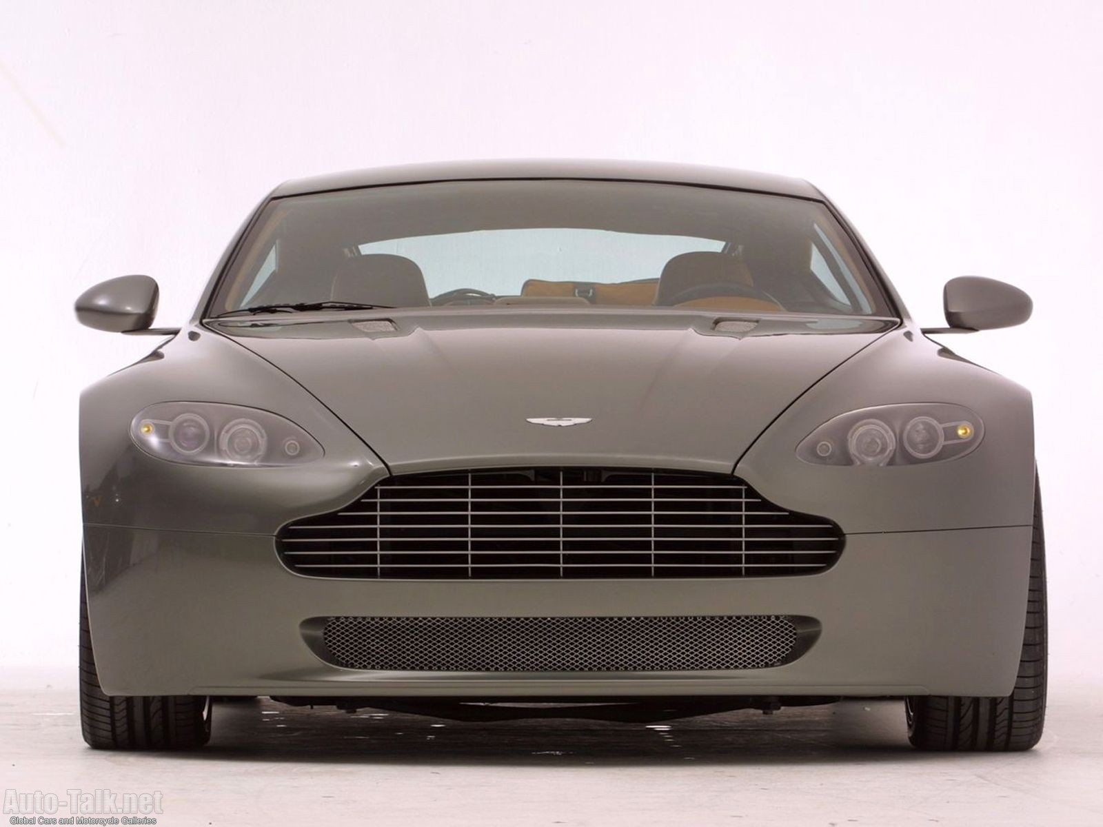 Vantage AMV8 - Aston Martin