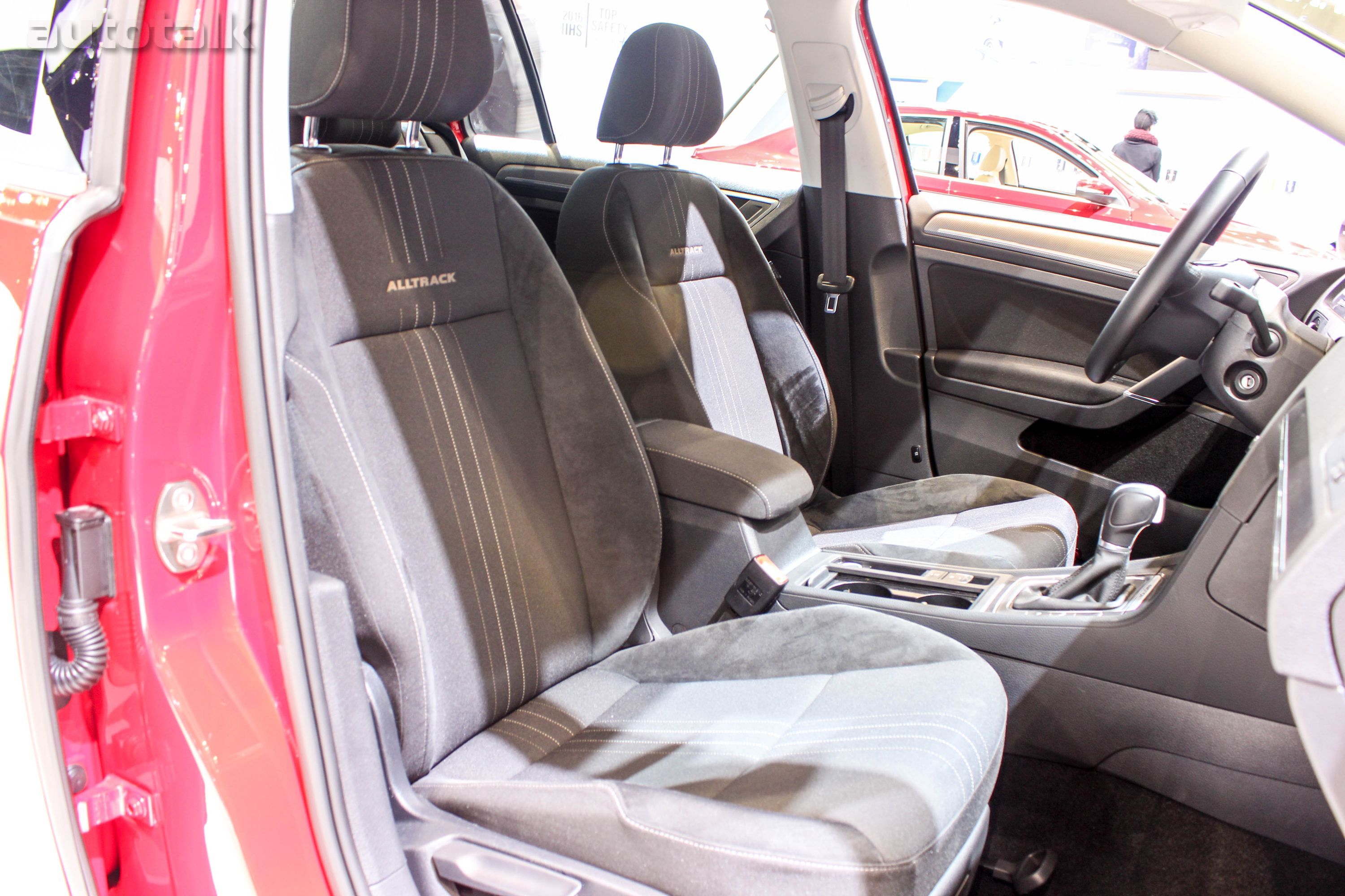 Volkswagen Golf Alltrack at 2016 Chicago Auto Show