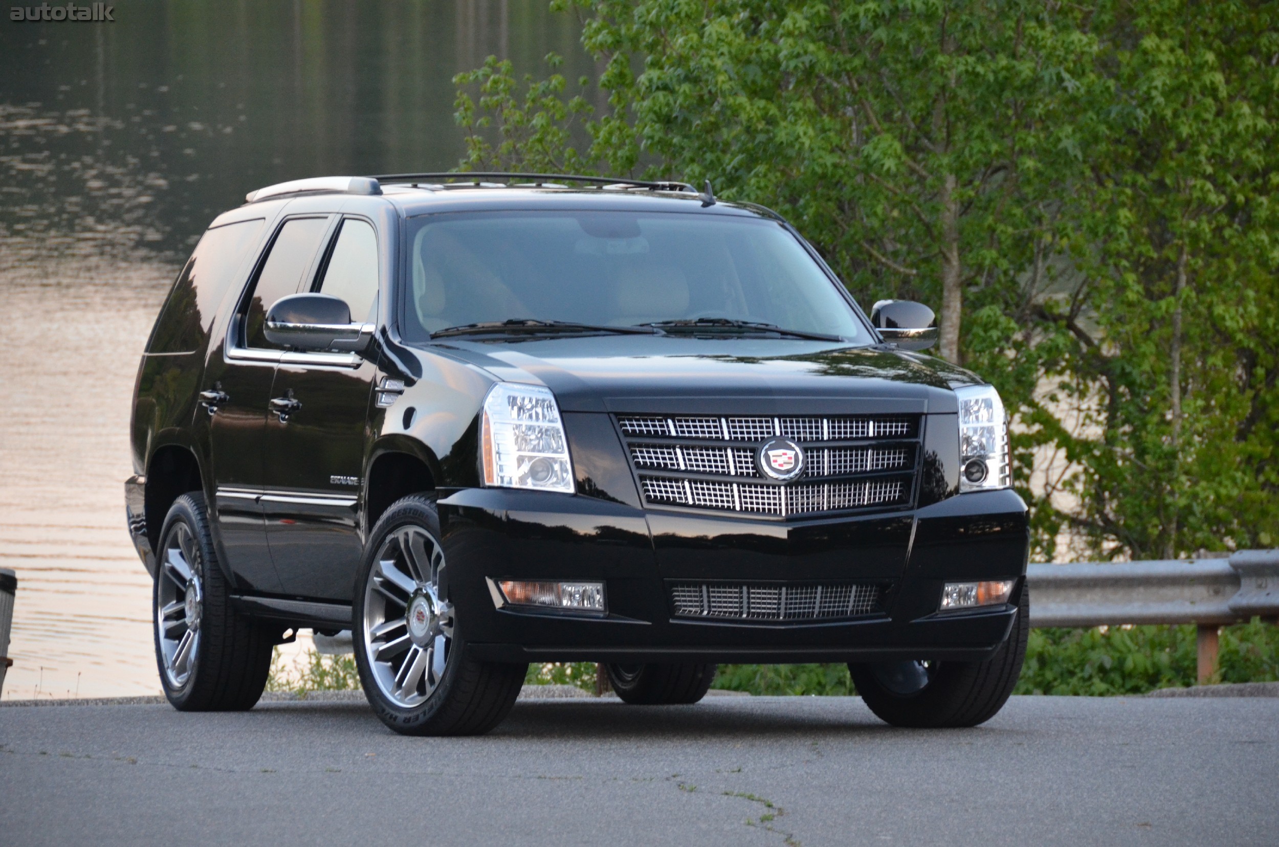 2012-cadillac-escalade-review-autotalk