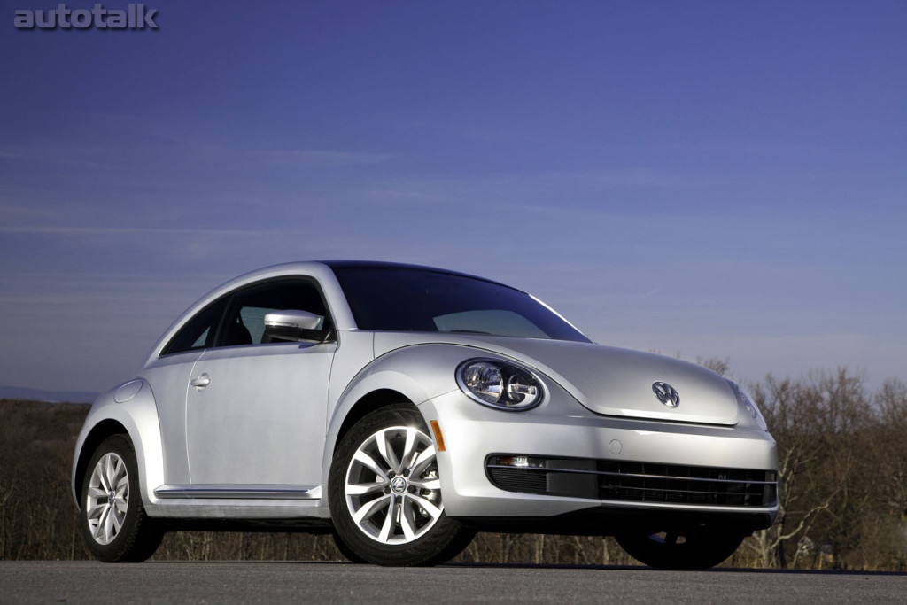 2013_Volkswagen_Beetle_TDI-3