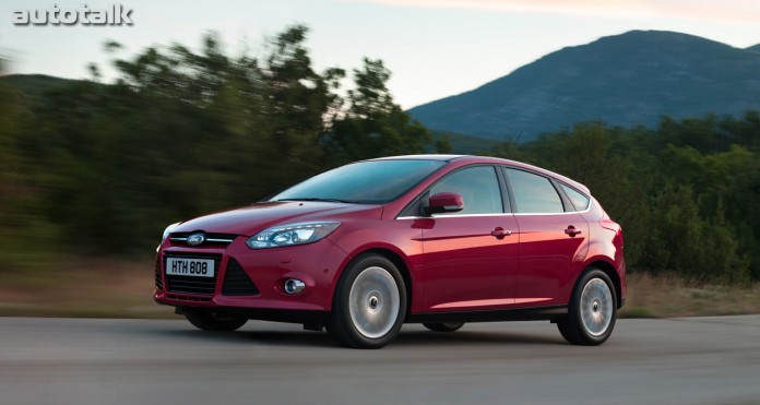 2012_Ford_Focus_Hatchback-4