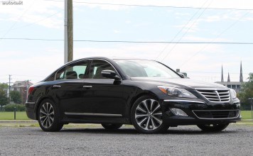 Hyundai Simplifies The Genesis Sedan For 2013
