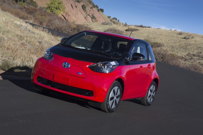 2013_Scion_iQ_EV_002
