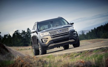 Ford Explorer Gets New Platinum Model for 2016