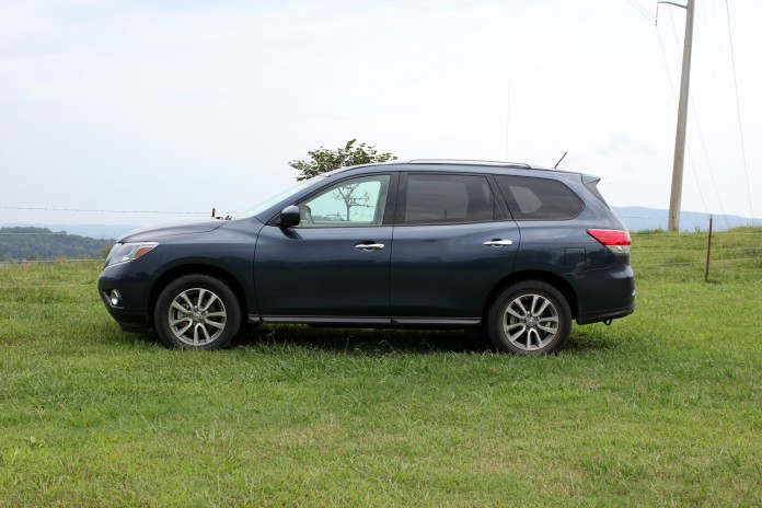 2015 Nissan Pathfinder (1)